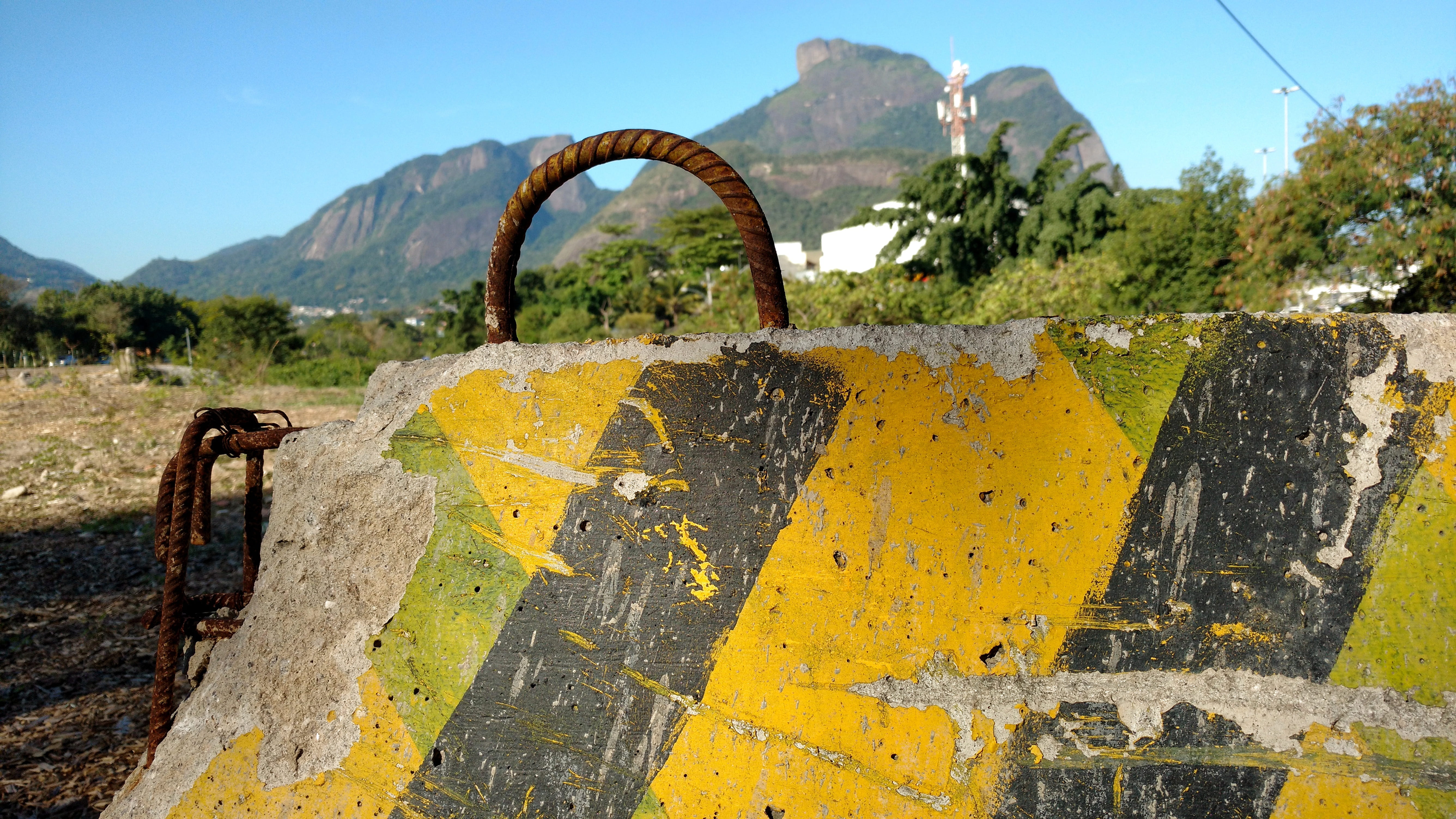 sky, history, deterioration, tree, plant, weathered, rio de janeiro, mountain, rusty, urban, day, brazil, ruined, 5K, summer, abandoned, obsolete, old, HD Wallpaper