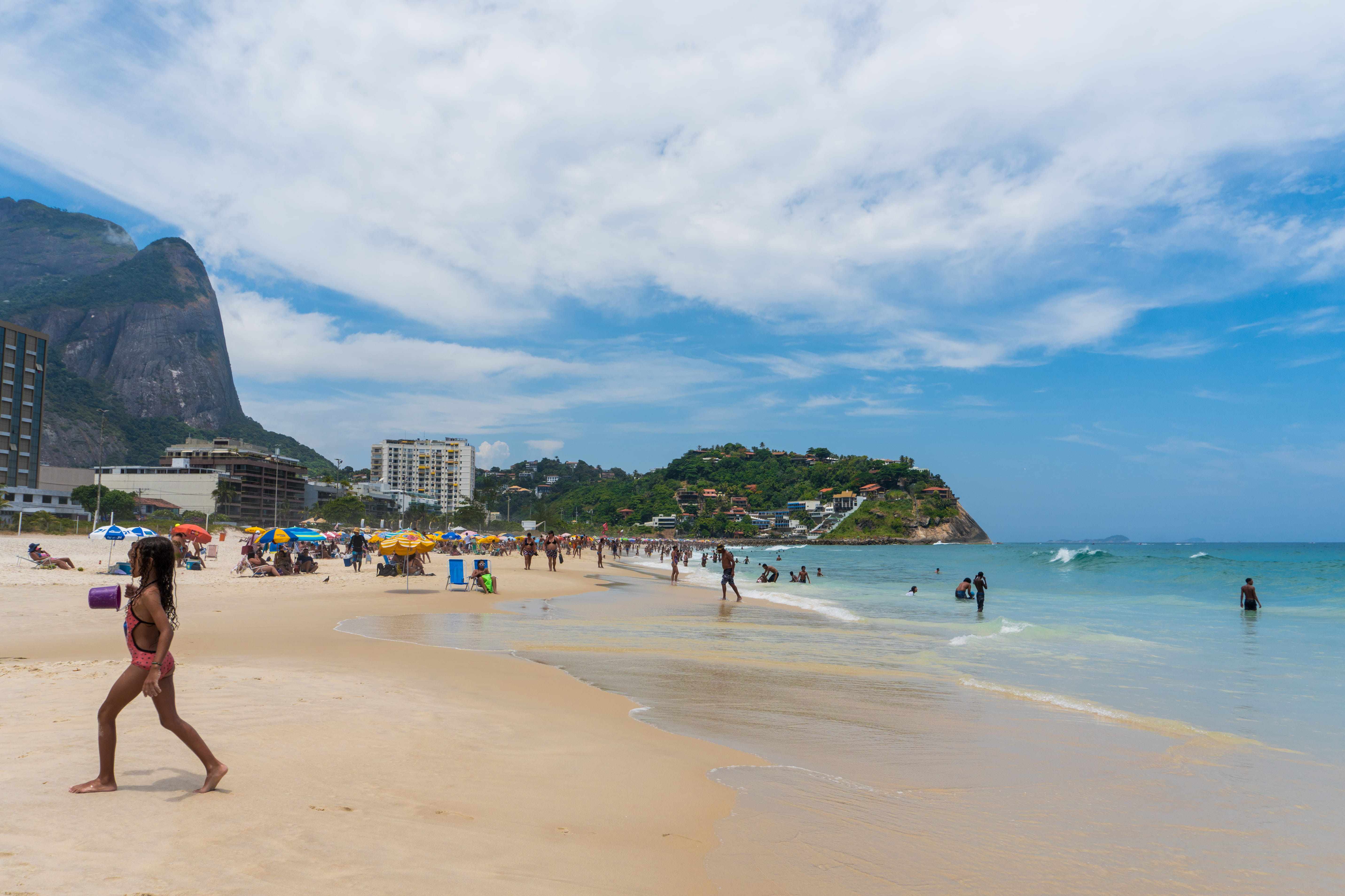 beach, crowd, men, person, shoreline, group of people, landscape, holiday, land, rio de janeiro, brazil, 5K, praia da barra, real people, outdoors, barra da tijuca, HD Wallpaper