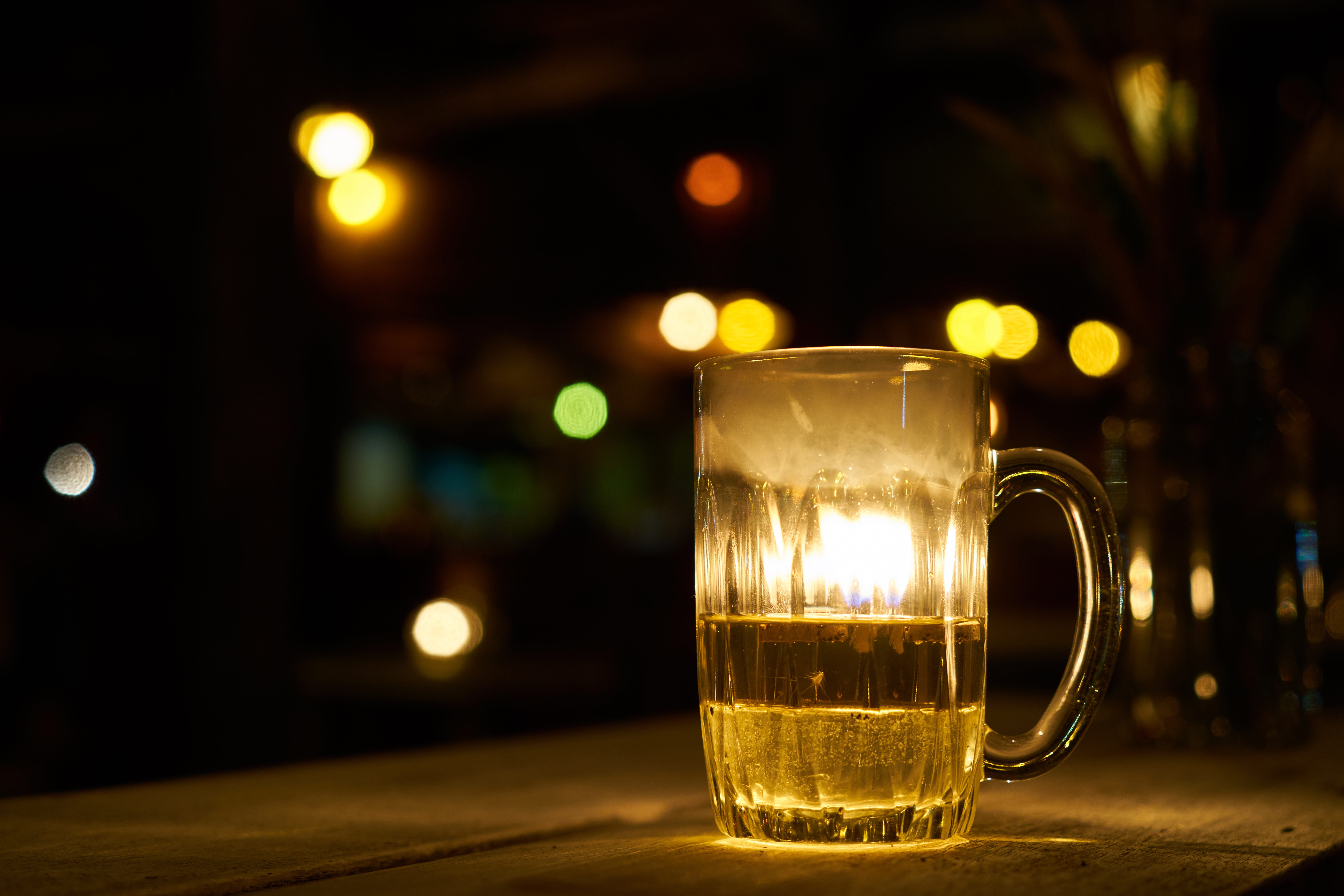 bar - drink establishment, sociability, drunk, food and drink, wet, frothy drink, drop, food, wood - material, focus on foreground, beverage, entertainment, HD Wallpaper