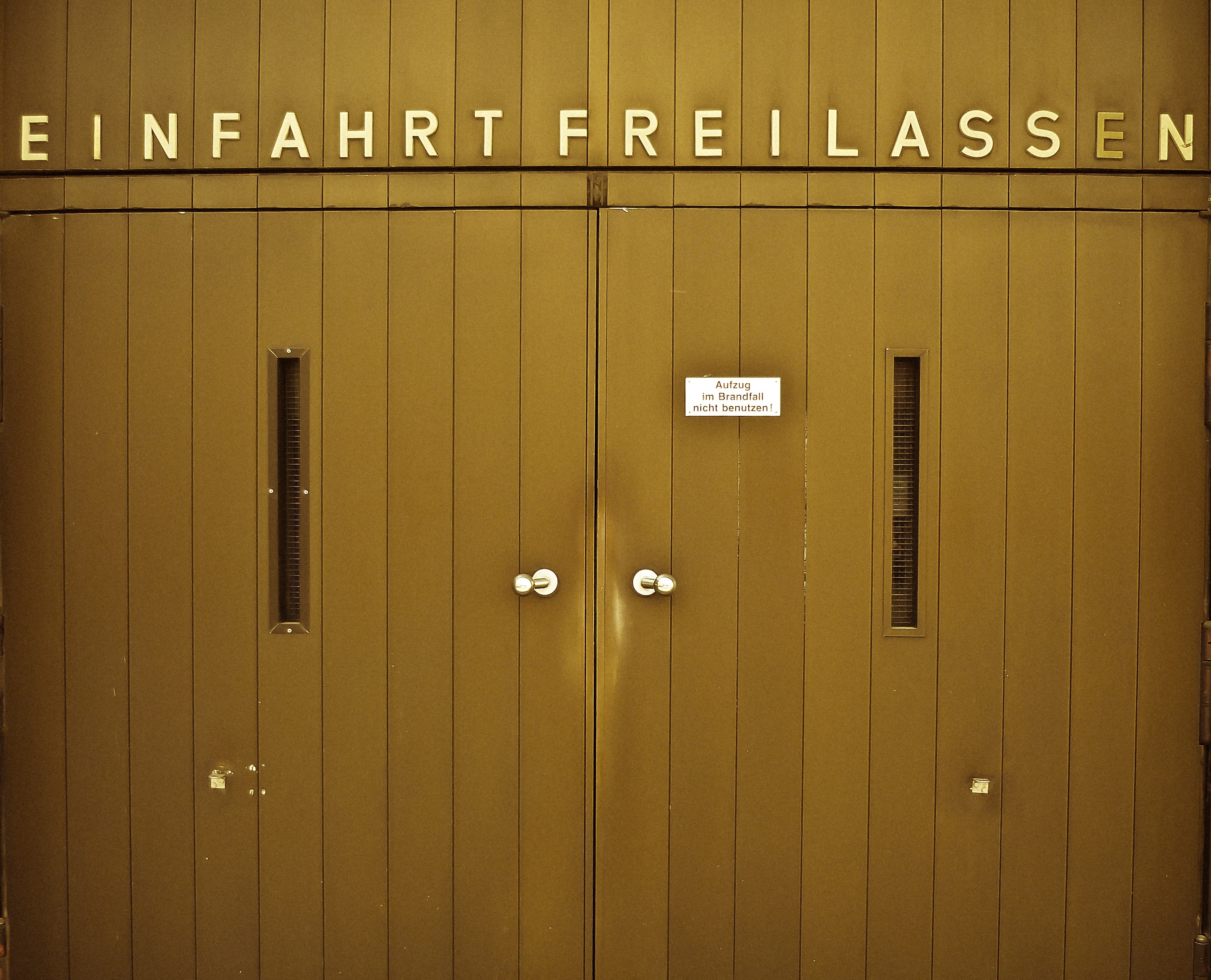 number, locker, locker room, door, close-up, architecture, order, park, goal, dressing room, gateway, 2K, text, public restroom, security, indoors, safety, HD Wallpaper