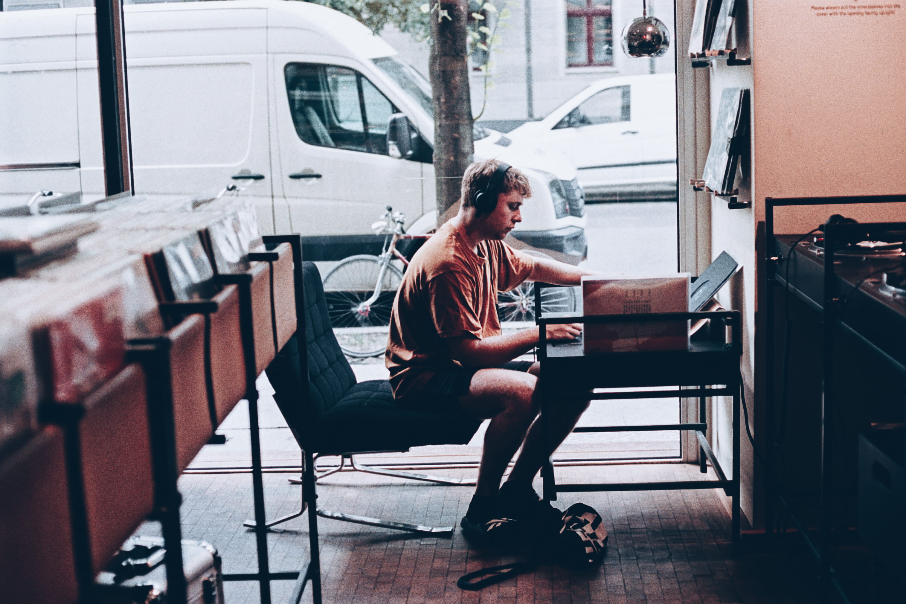 chair, berlin, people, padded, transportation, 2K, black, headphone, real People, lifestyles, earphones, record store, business, relaxation, sat, vinyl, HD Wallpaper