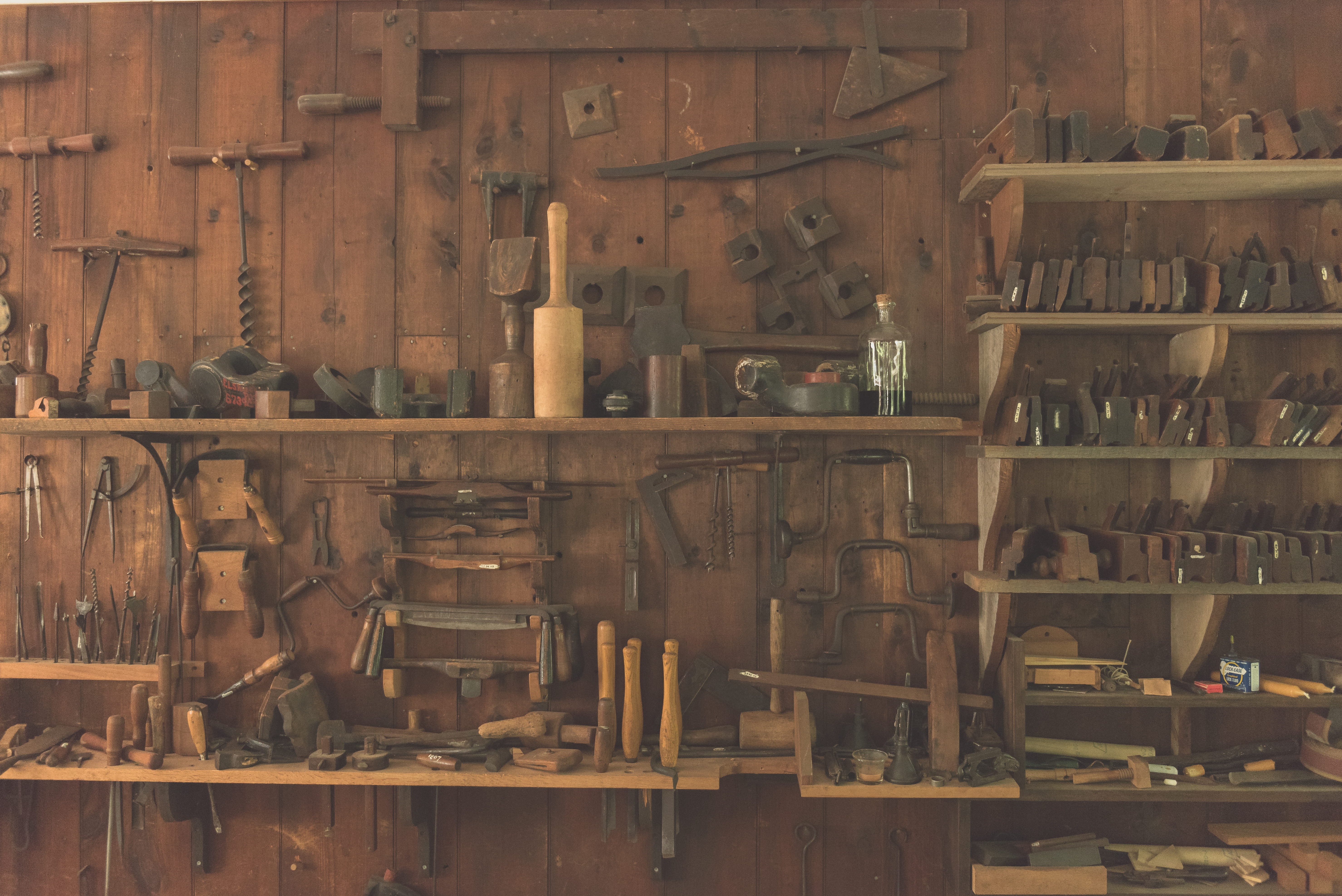 repair, shed, shelves, no people, rack, brown, workshop, wood - material, variation, collection, carpenter, 5K, container, machinery, shelf, garage, wooden, HD Wallpaper