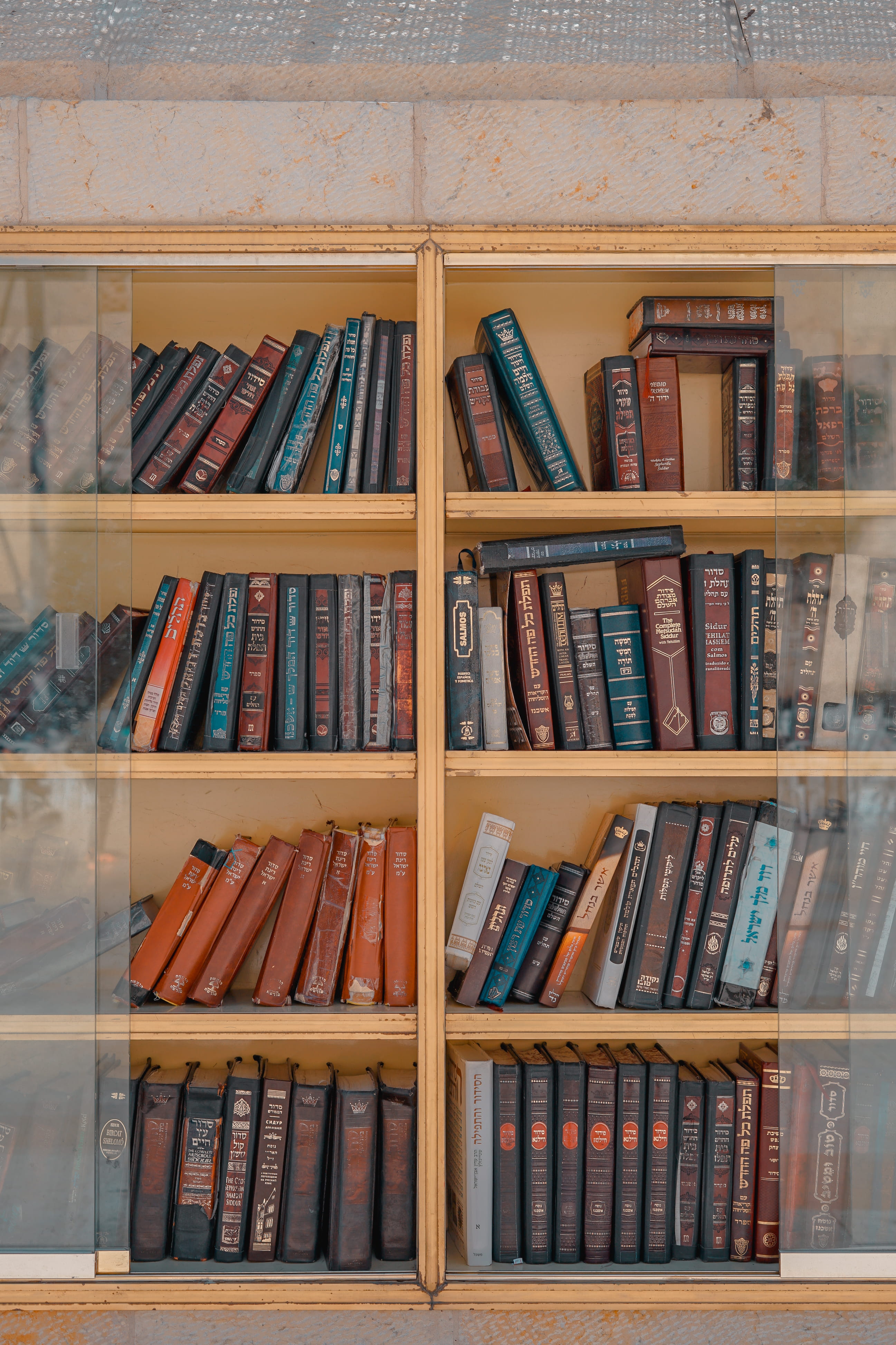 wooden, still life, abundance, title, shelf, bookshelf, brown, order, education, large group of objects, literature, glass, cabinet, choice, shelves, library, Phone HD Wallpaper