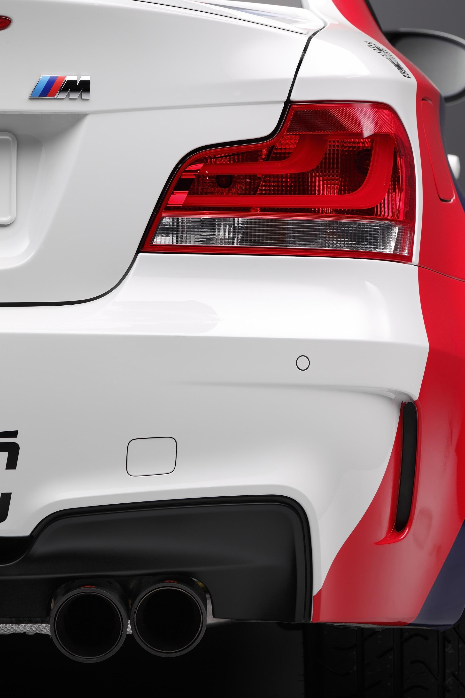 industry, motor vehicle, sports car, automobile industry, indoors, land vehicle, transportation, bmw, coup, white color, people, motogp, shiny, modern, Phone HD Wallpaper