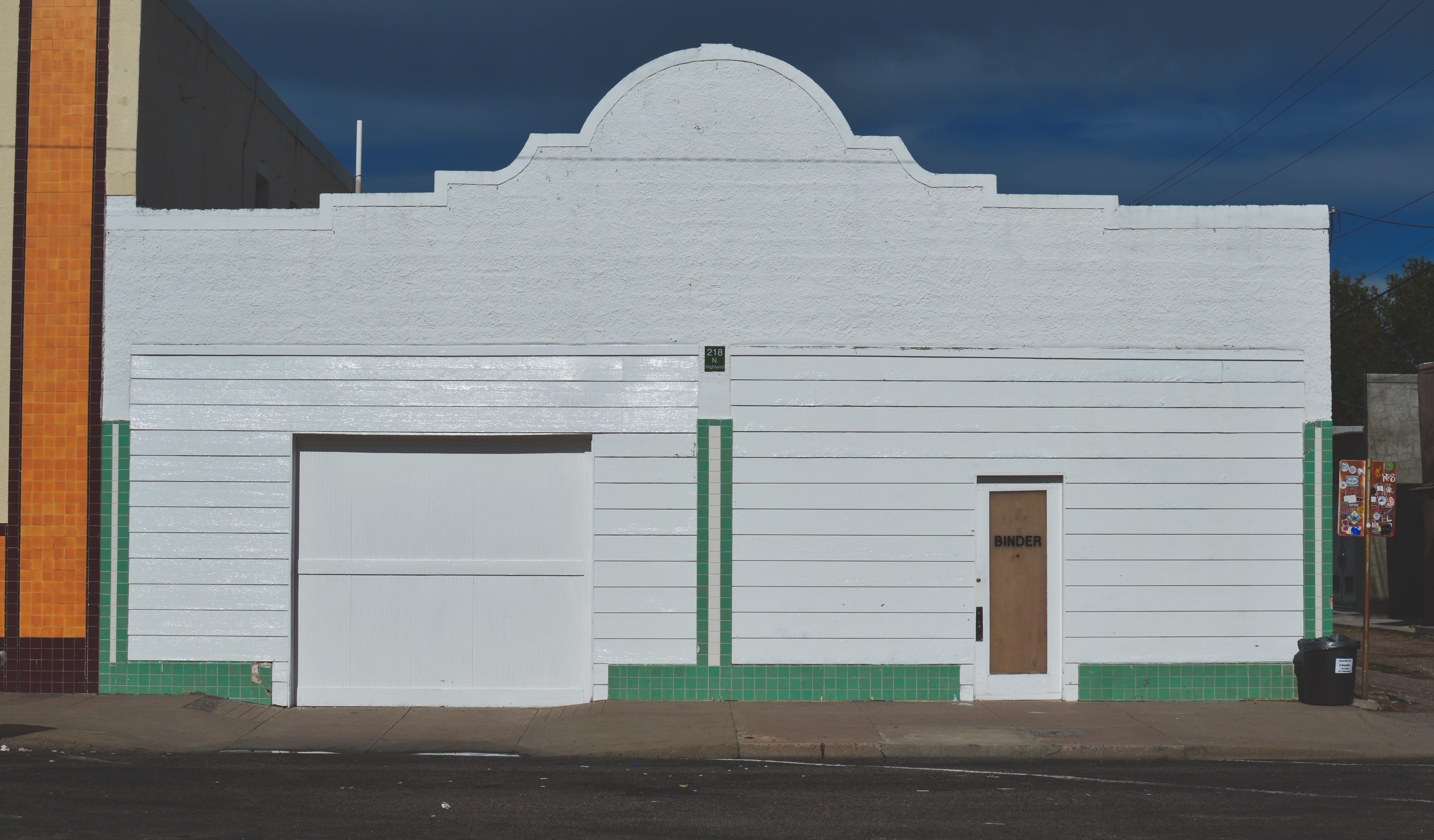 window, door, tarmac, garage, marfa, white, concrete, building, nature, texas, downtown, tire, sunlight, path, asphalt, day, green, closed, entrance, warehouse, HD Wallpaper