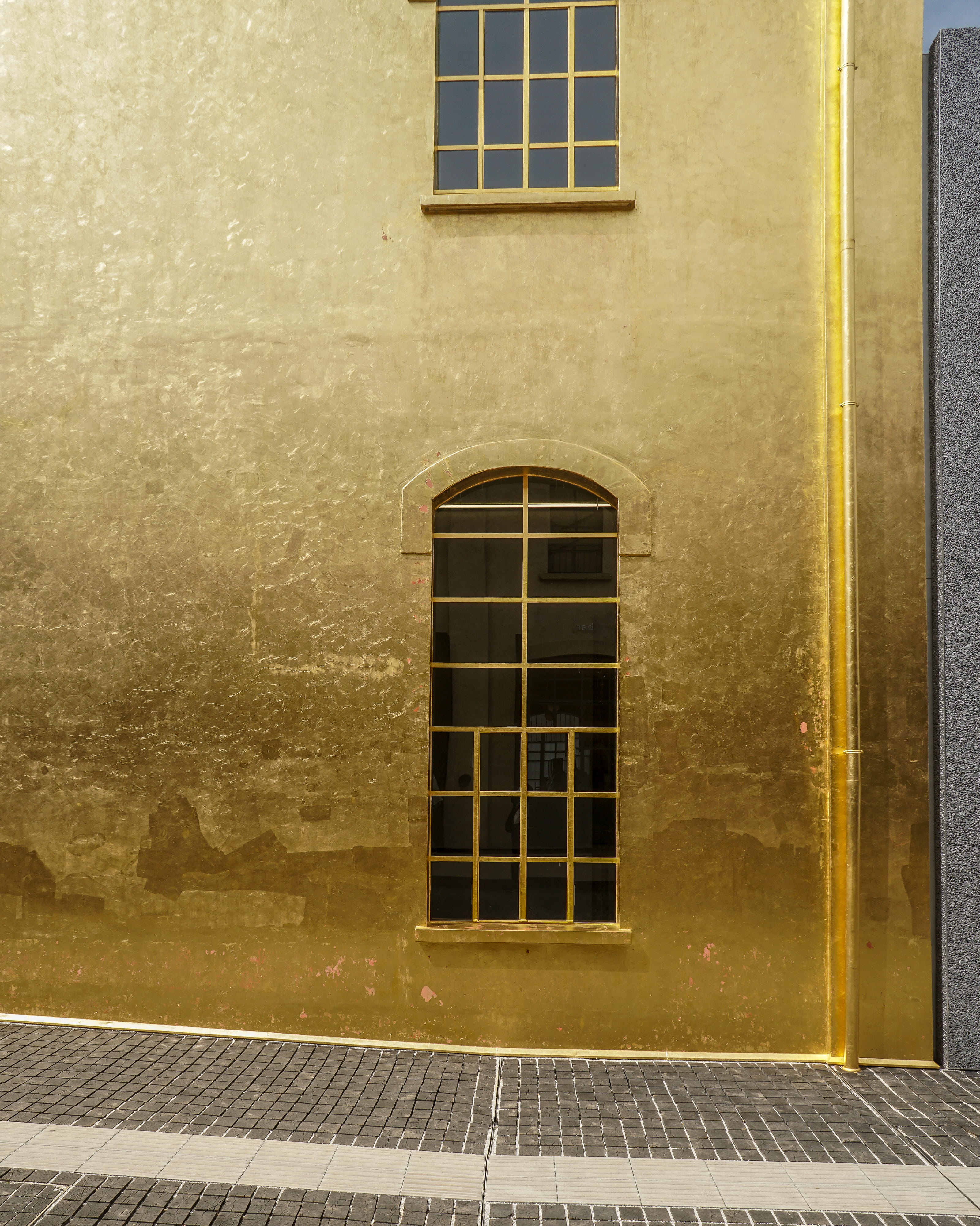 sunlight, prada fondazione, sidewalk, no people, italy, gold, building, reflection, yellow, nature, path, oma, window, city, prada, light, gold house, door, Phone HD Wallpaper
