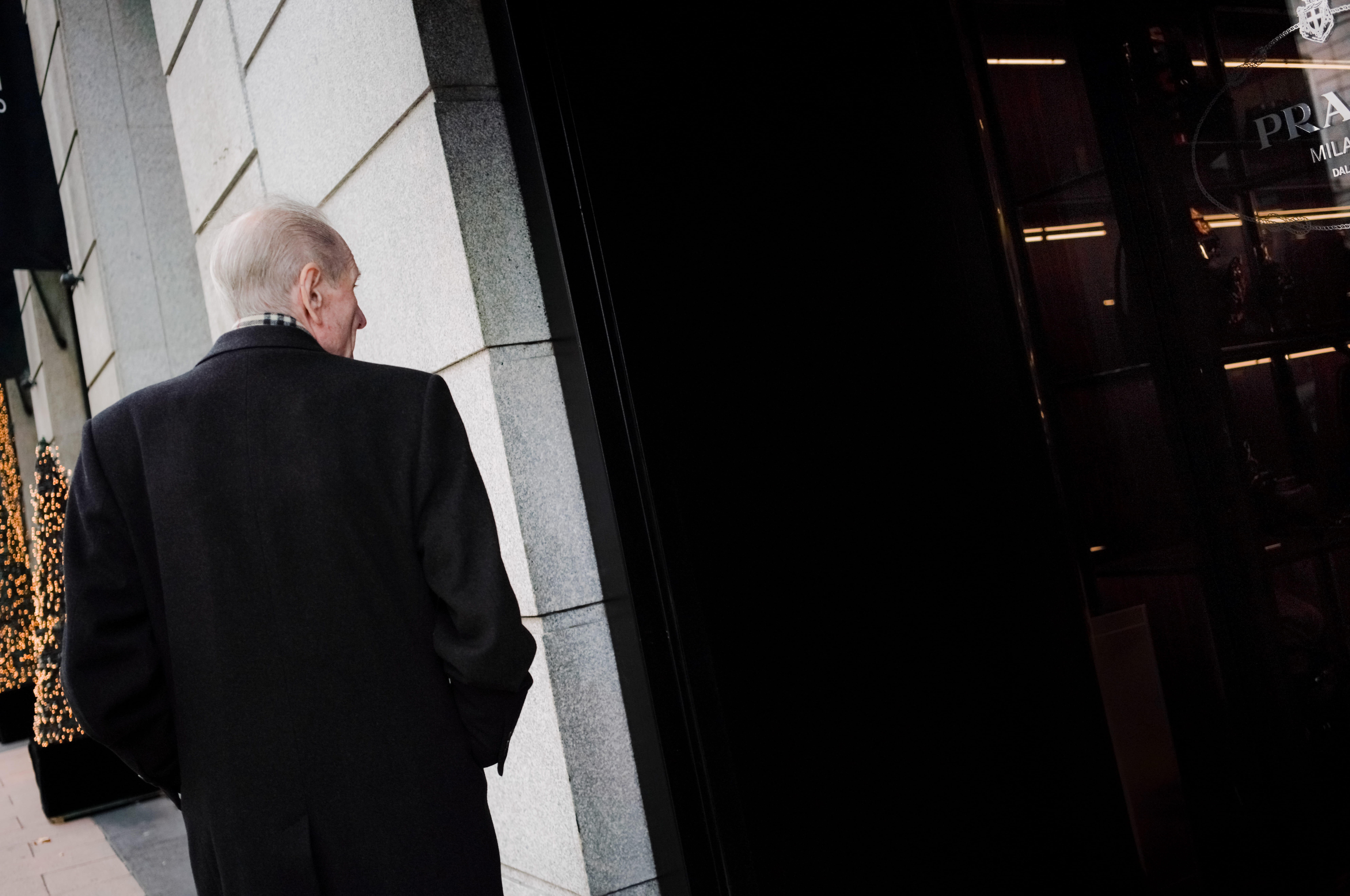 person, madrid, corporate business, senior men, walk, gray, copy space, men, citizen, spain, senior adult, government, standing, street, adult, rear view, HD Wallpaper