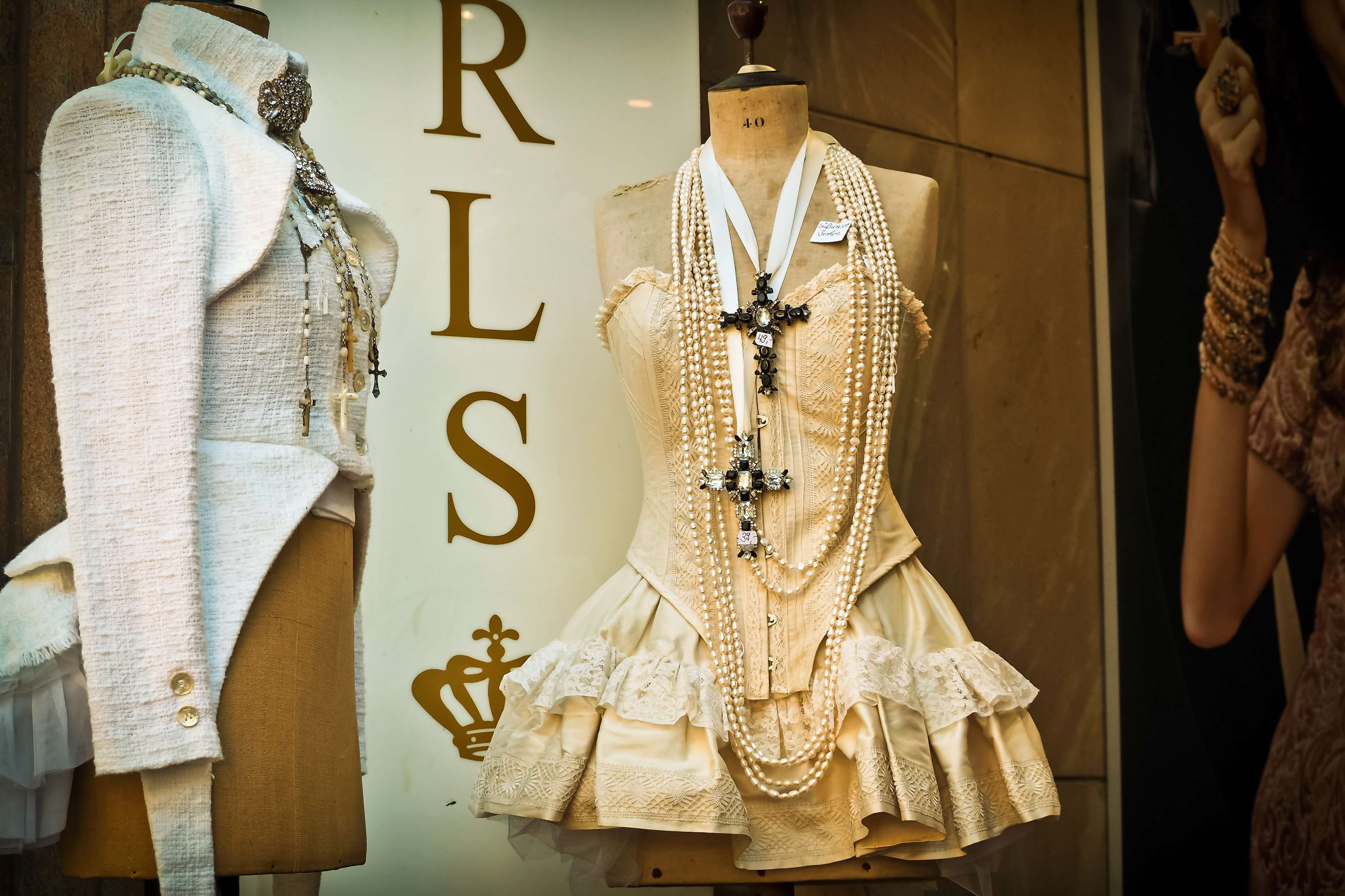 store, for sale, fashion, female likeness, dress, display dummy, shopping, retail display, variation, business, for women, indoors, road, still life, mannequin, HD Wallpaper