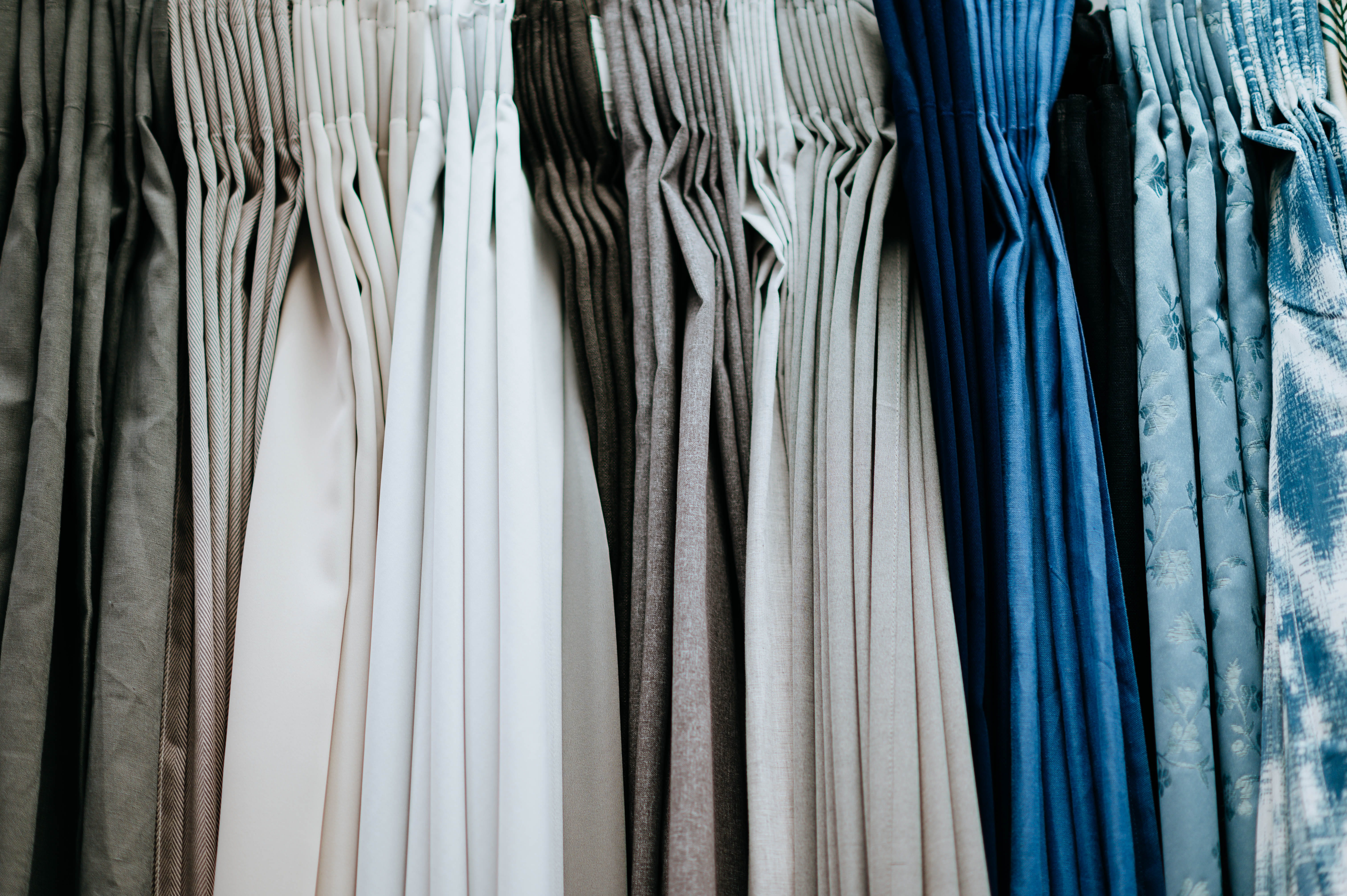 hanger, assorted, full frame, cupboard, store, shop, coat rack, choice, backgrounds, hanging, 5K, abundance, walk-in closet, clothes rack, room, in a row, HD Wallpaper