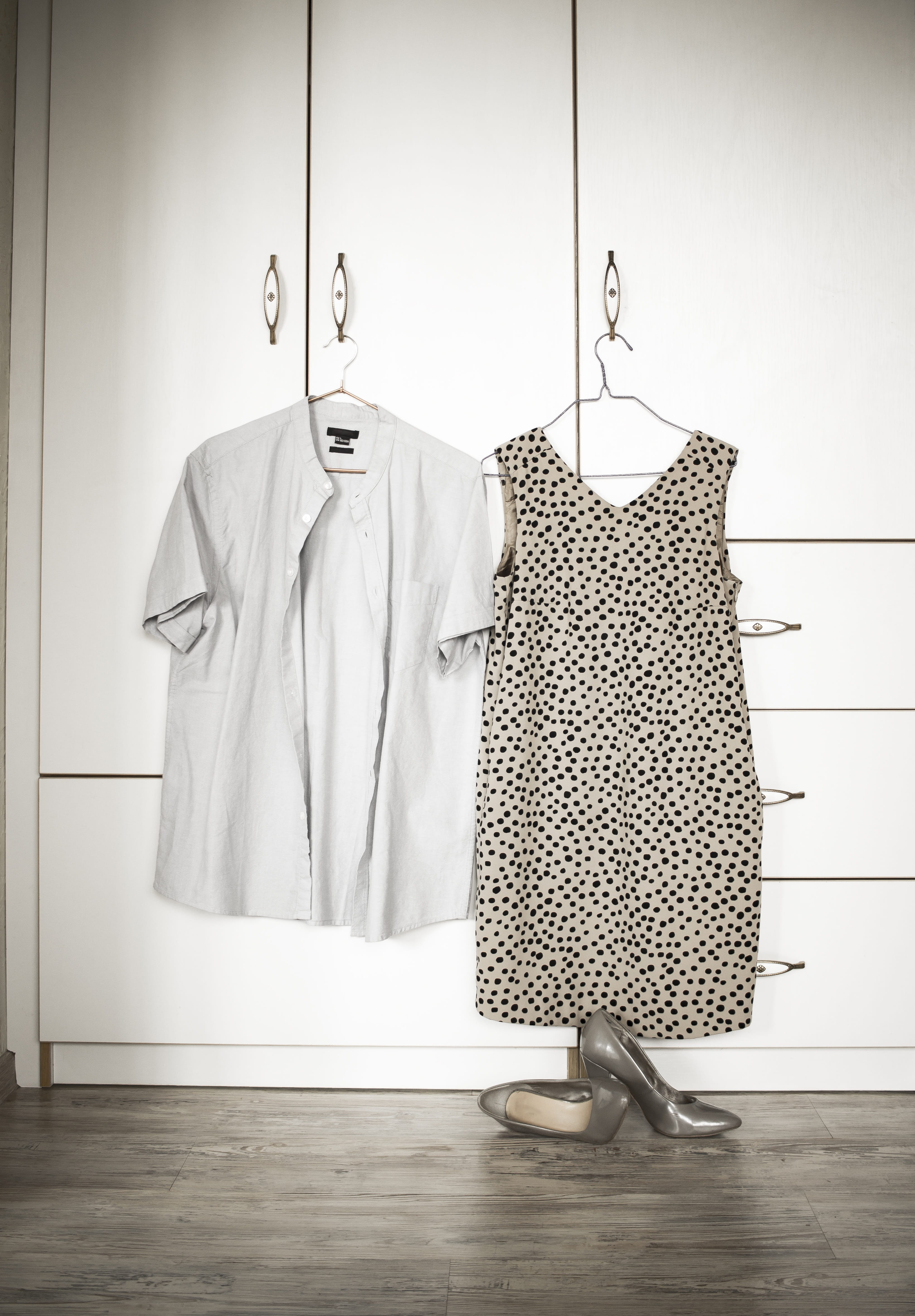 fashion, women, man, day, absence, dress, family, retail, white color, garment, indoors, home interior, wood, blouse, laundry, coathanger, closet, wood - material, Phone HD Wallpaper