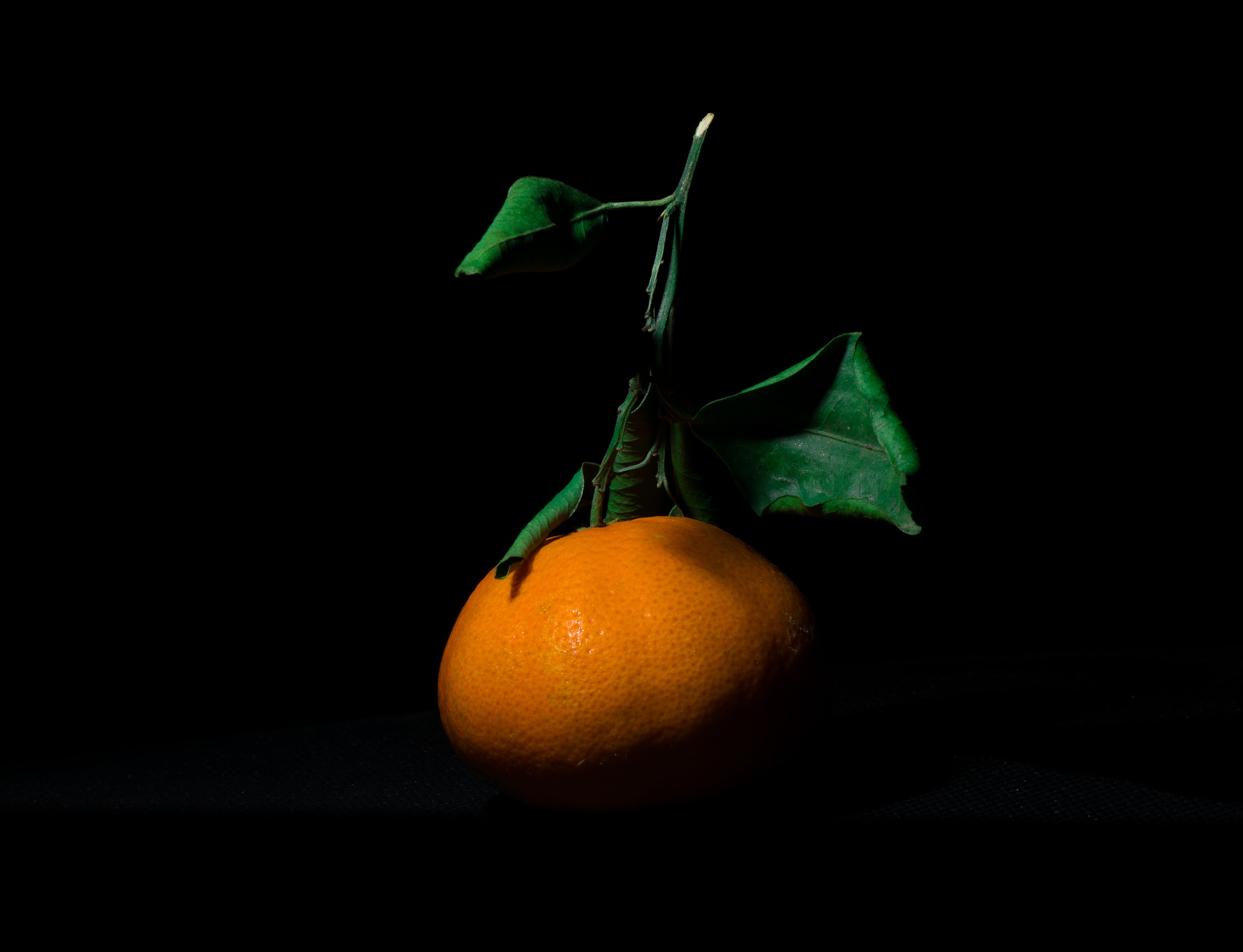 food and drink, freshness, vegetarian, fruity, shopping, fruit, mandarin, vegan, sunny, black background, tasty, vitaminhaltig, orange color, no people, HD Wallpaper