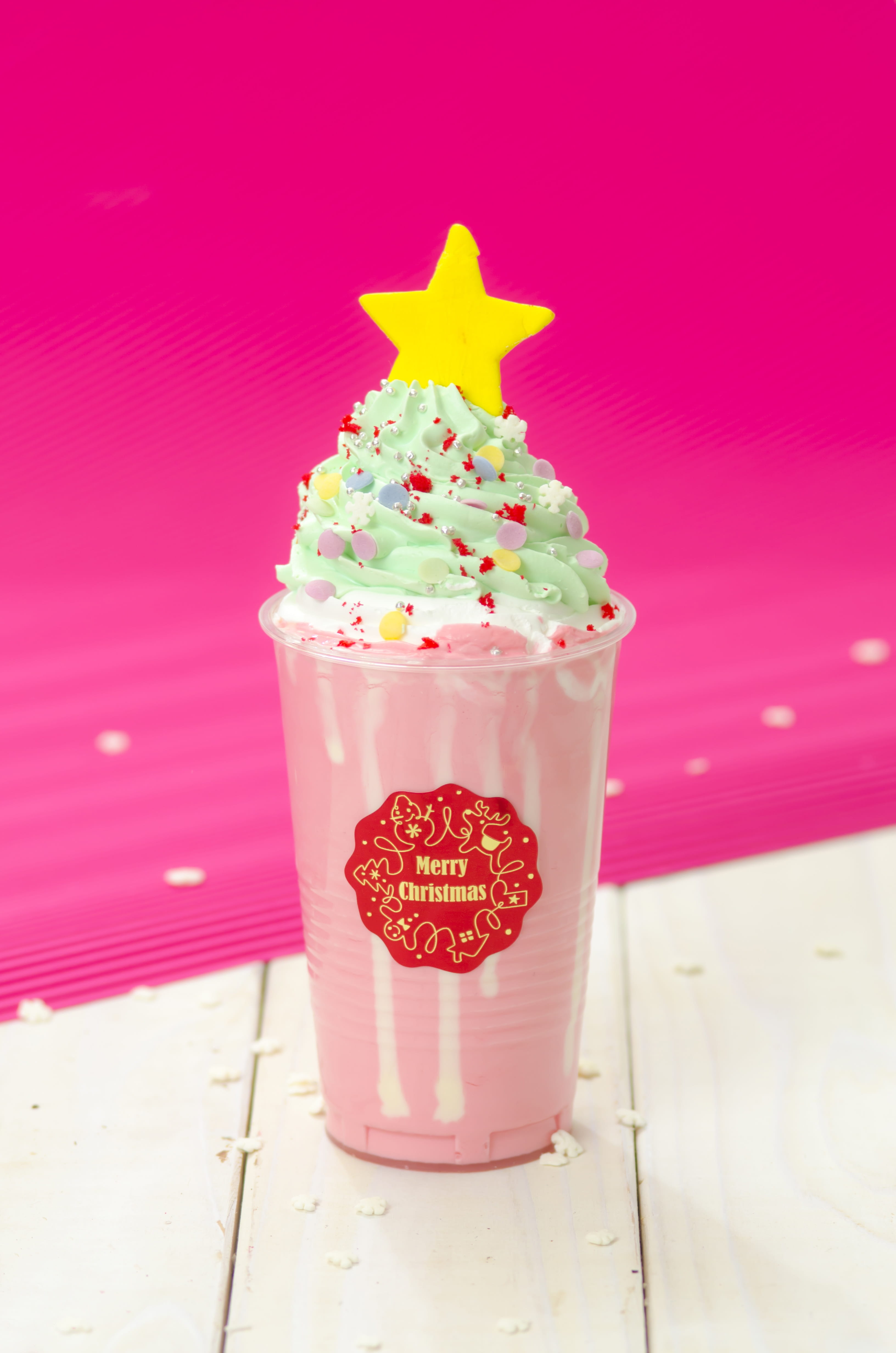 no people, food and drink, unhealthy eating, santa claus, communication, cafe tour, ready-to-eat, united kingdom, cake, glass, table, smoothie, indulgence, Phone HD Wallpaper
