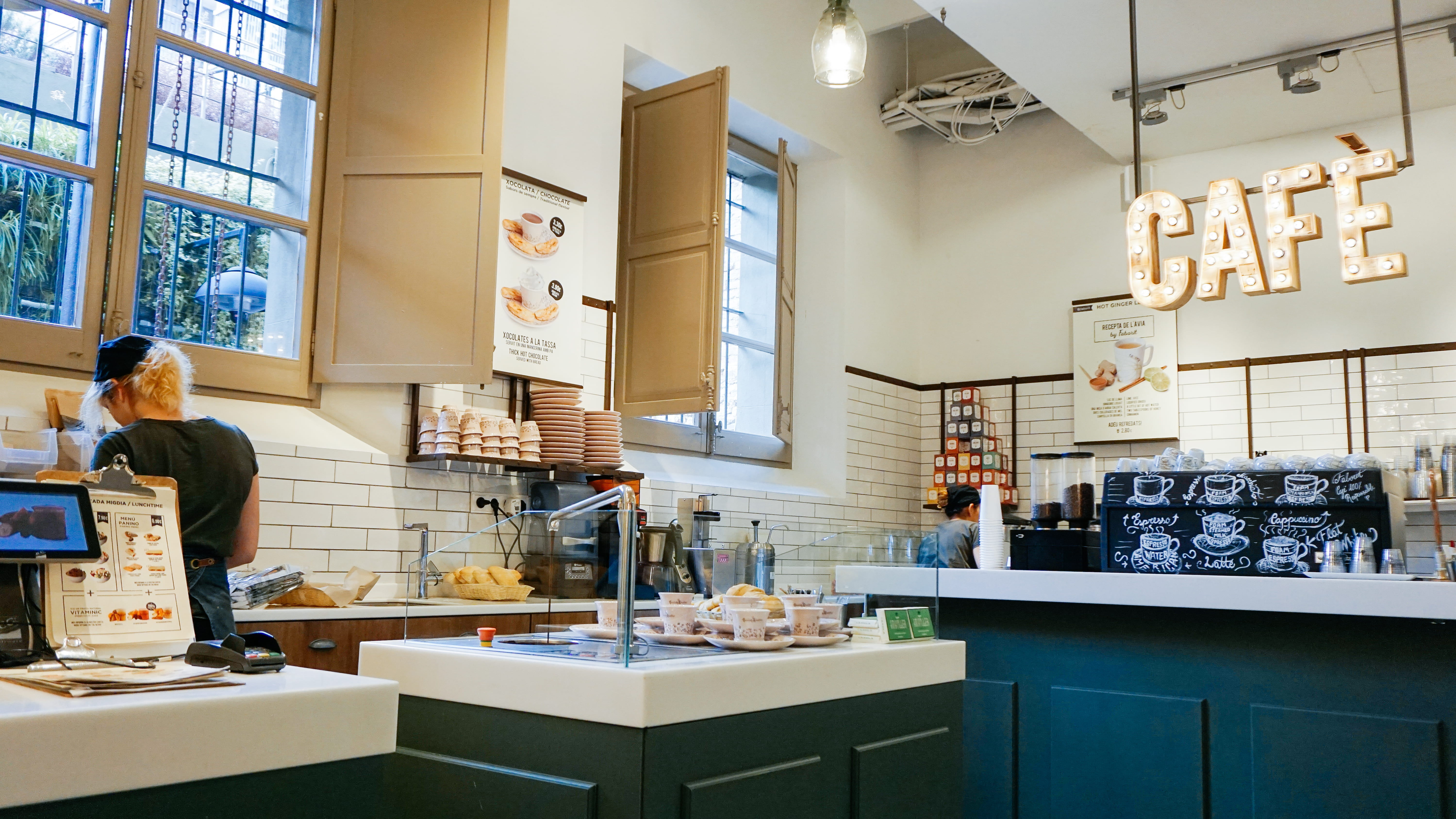 working, consumerism, coffee, hot, service, standing, food and drink, cafe, checkout, occupation, bright, adult, shop, window, indoors, real people, restaurant, HD Wallpaper