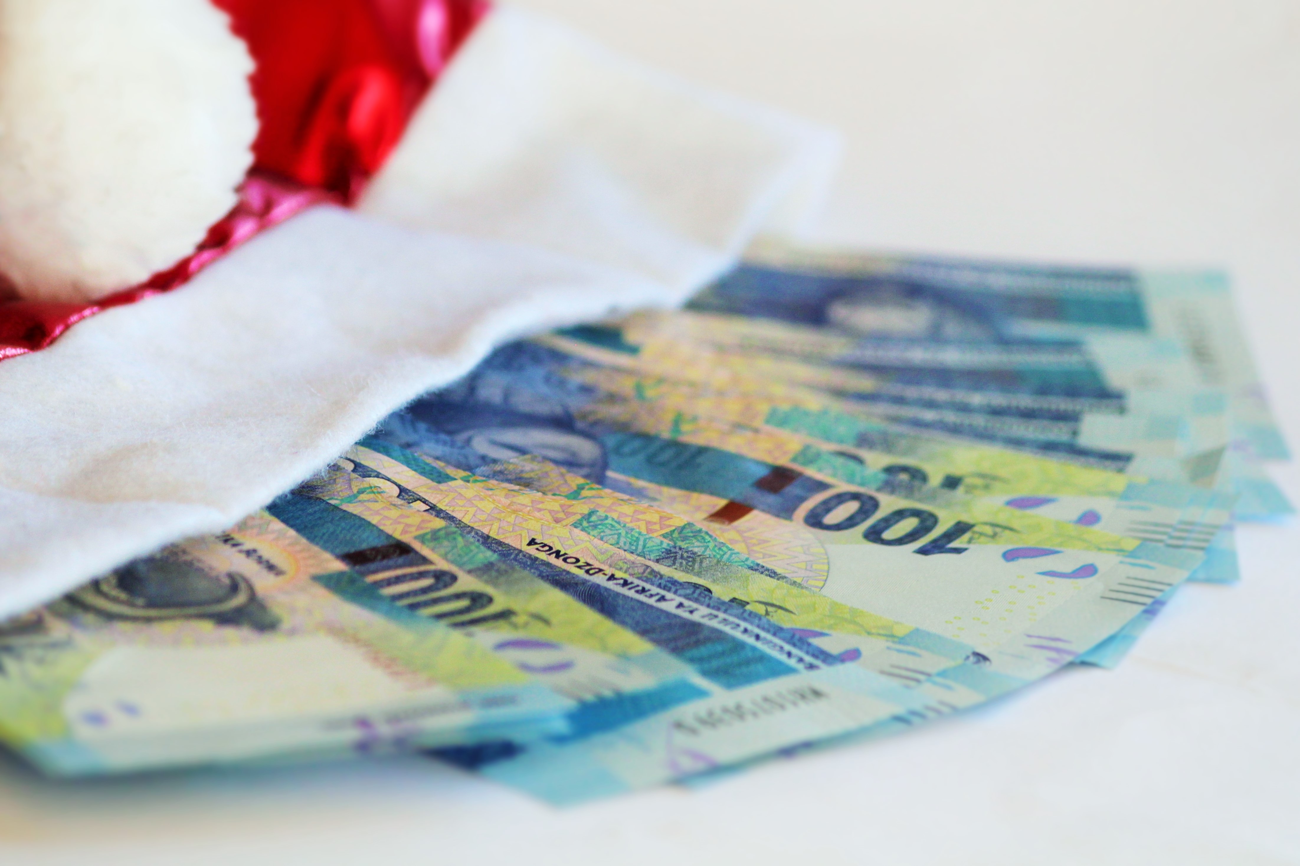 business, shopping, selective focus, cap, surprise, no people, western script, money, still life, finance, billing, red, give pleasure, nicholas, christmas, HD Wallpaper