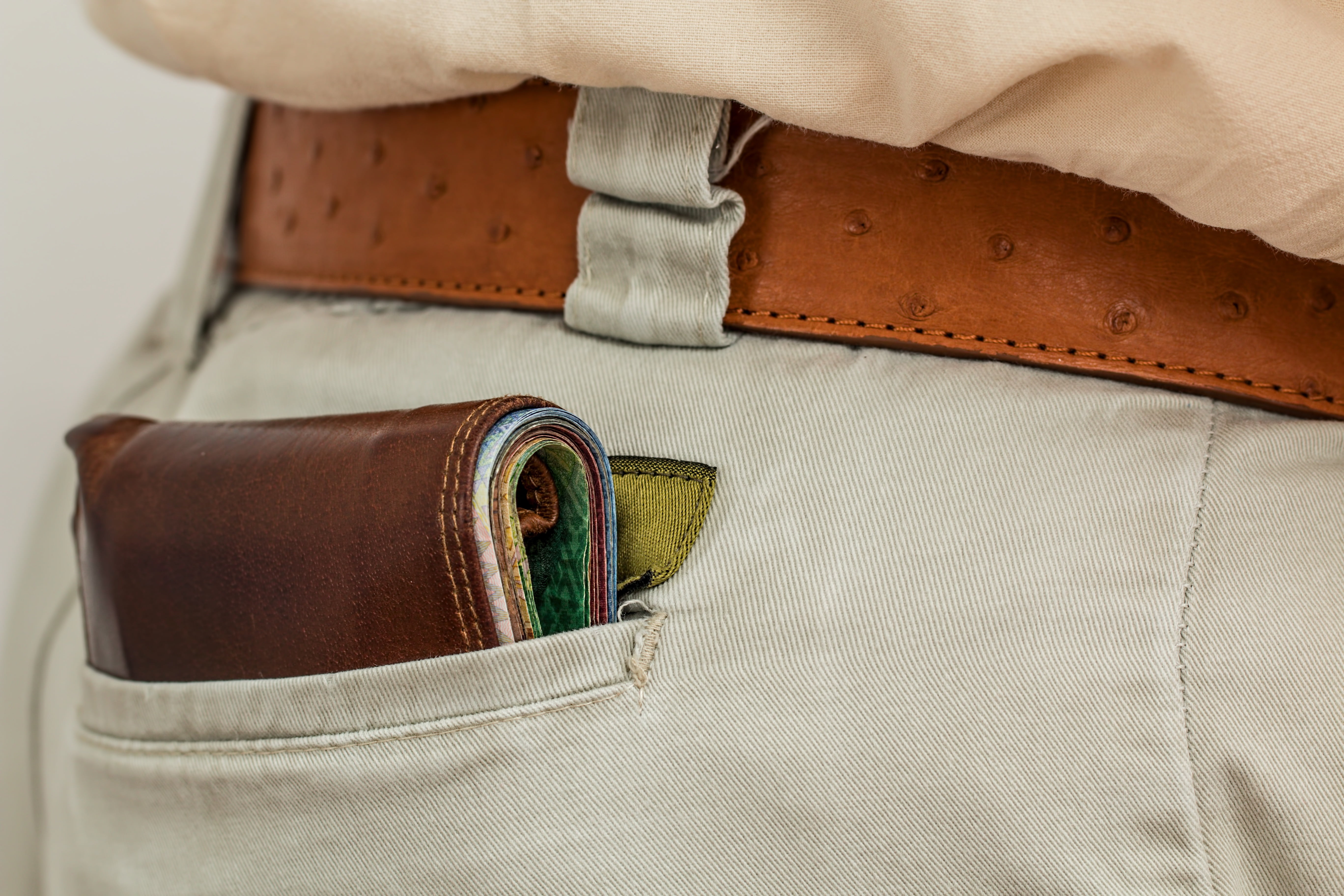 consumer, suitcase, casual clothing, brown, personal Accessory, jeans, waistband, rich, buckle, 5K, cash, travel, pocket, pickpocket, currency, poor, fashion, HD Wallpaper
