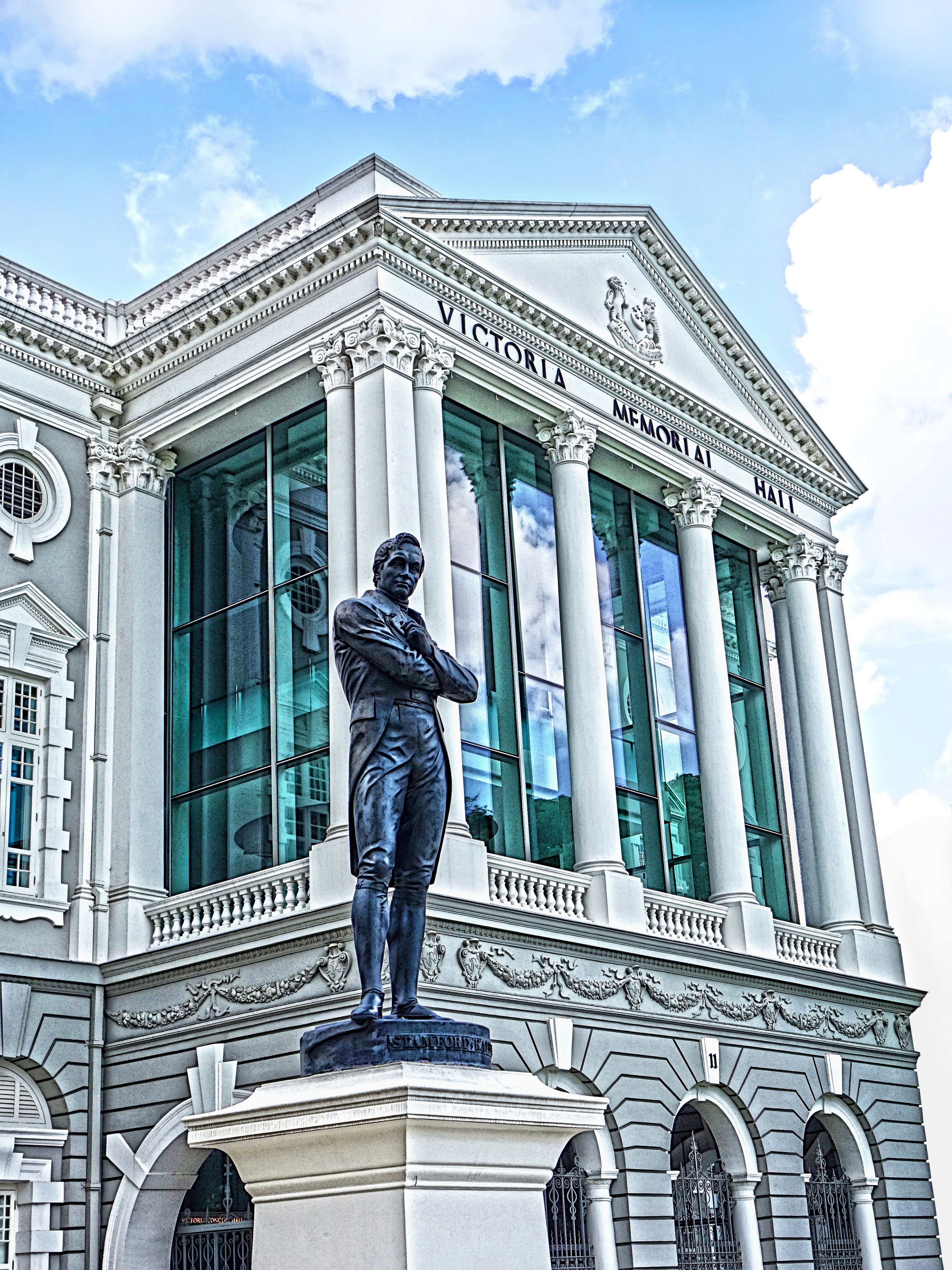 human representation, day, theater, singapore, art and craft, travel, no people, victoria theatre, hdr, the past, hall, male likeness, victoria memorial hall, Phone HD Wallpaper