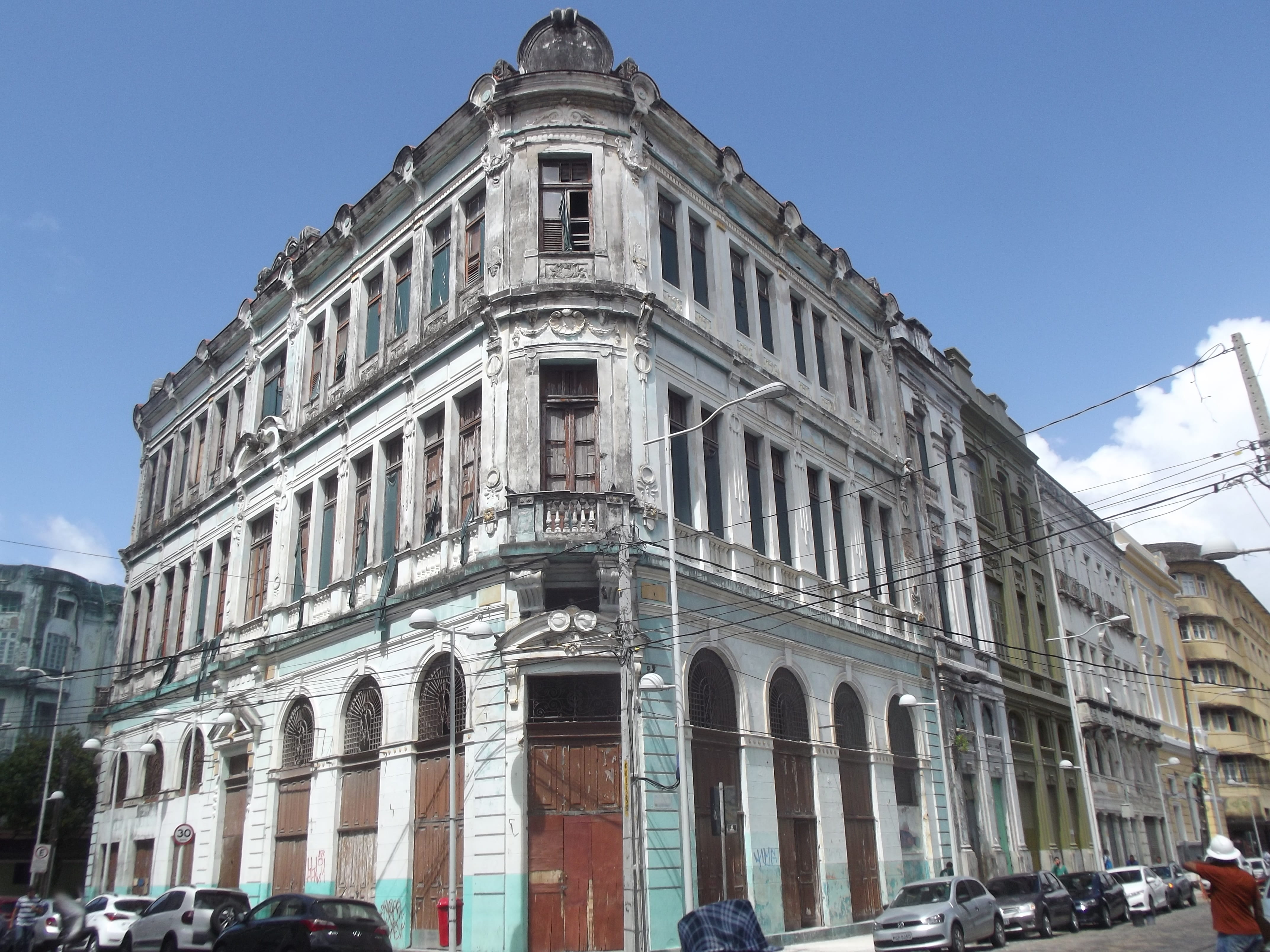 ancient reef, built structure, arch, car, building, 4K, city, architecture, pernambuco, incidental people, street, historic centre, low angle view, day, HD Wallpaper