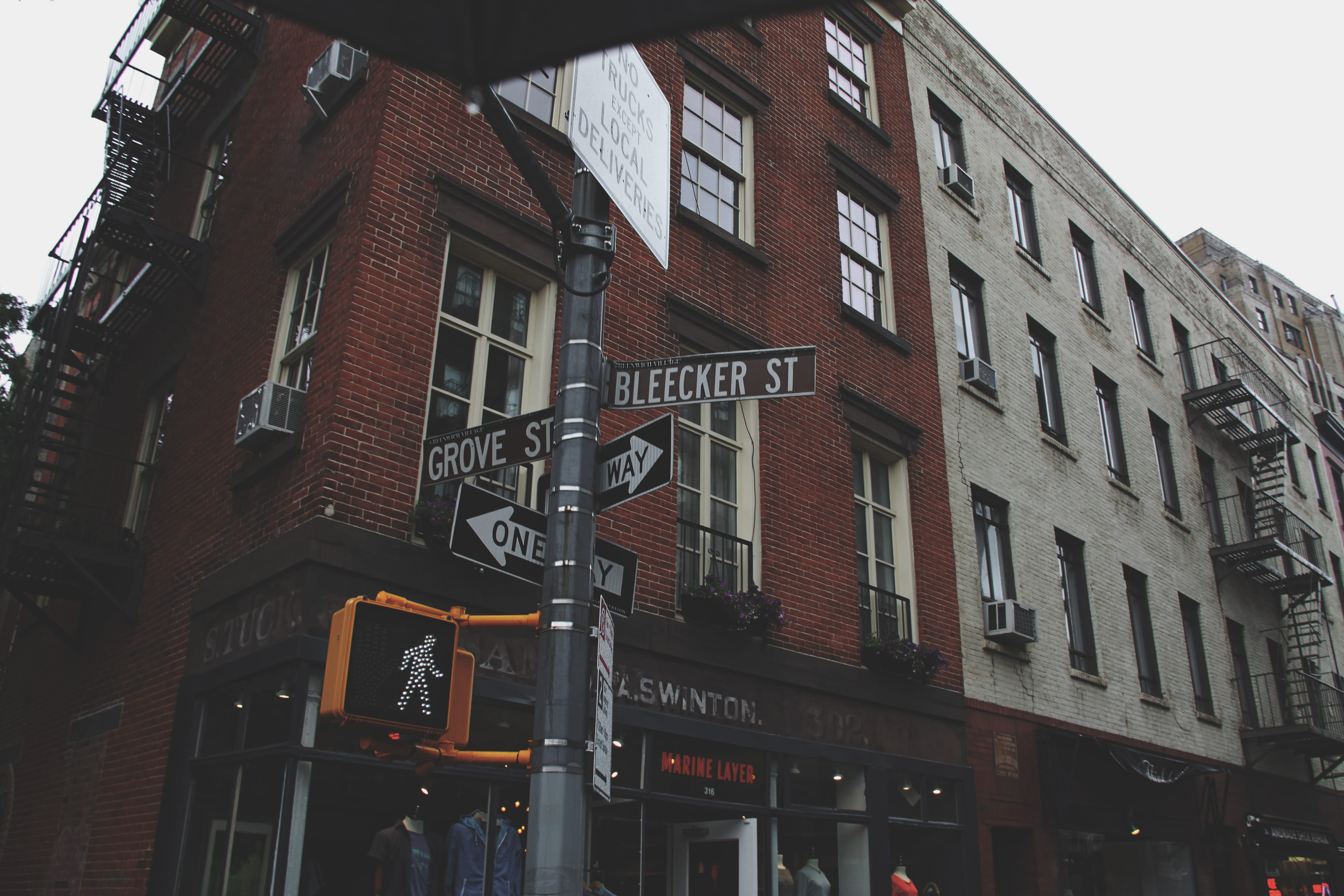street, outdoors, buildings, red, nature, urban, 4K, low angle view, western script, street signs, built structure, new york, sign, building exterior, HD Wallpaper