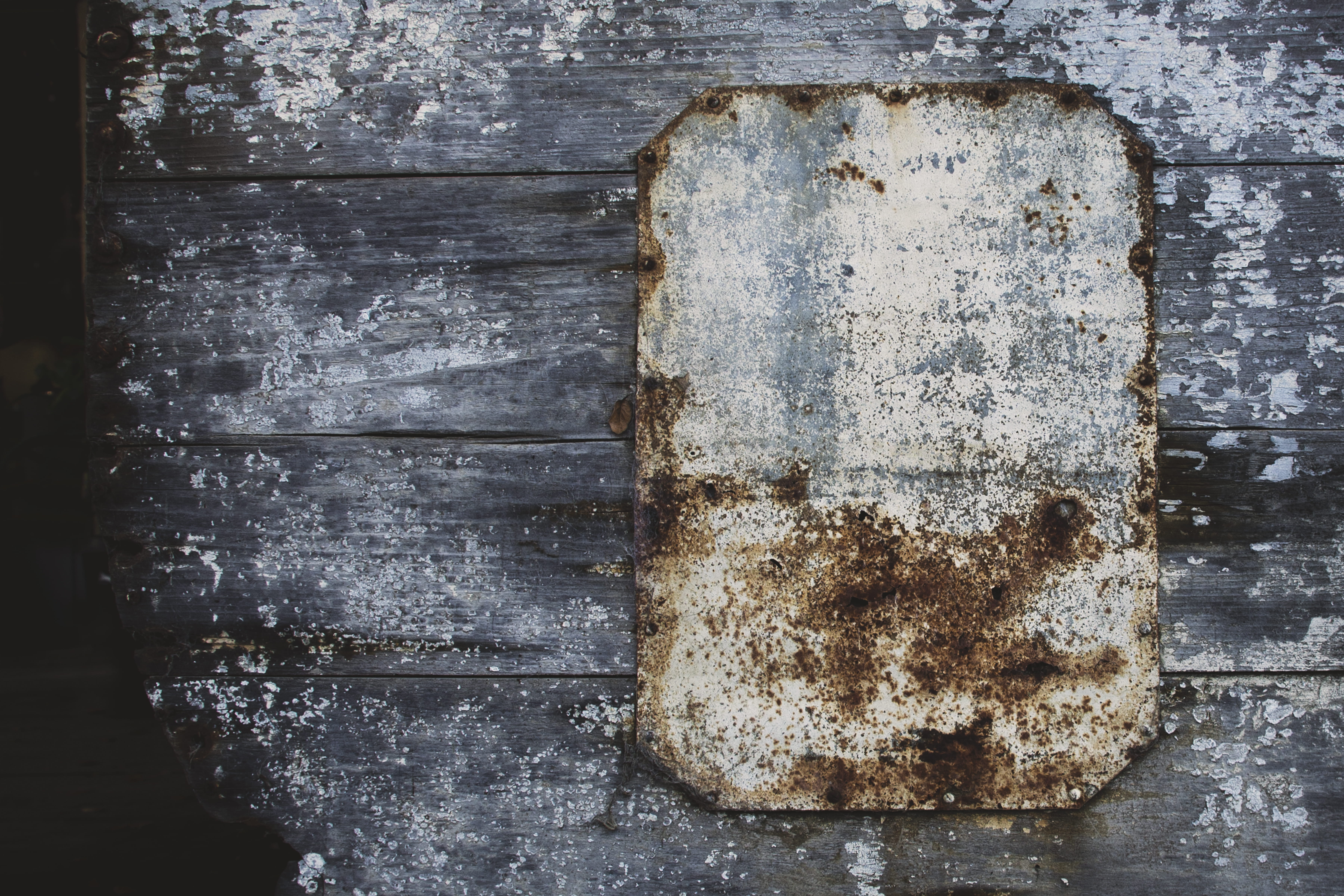 plaque, close-up, board, deterioration, sign, rusty, indoors, wooden, food, wall - building feature, metal, still life, freshness, directly above, gray, HD Wallpaper