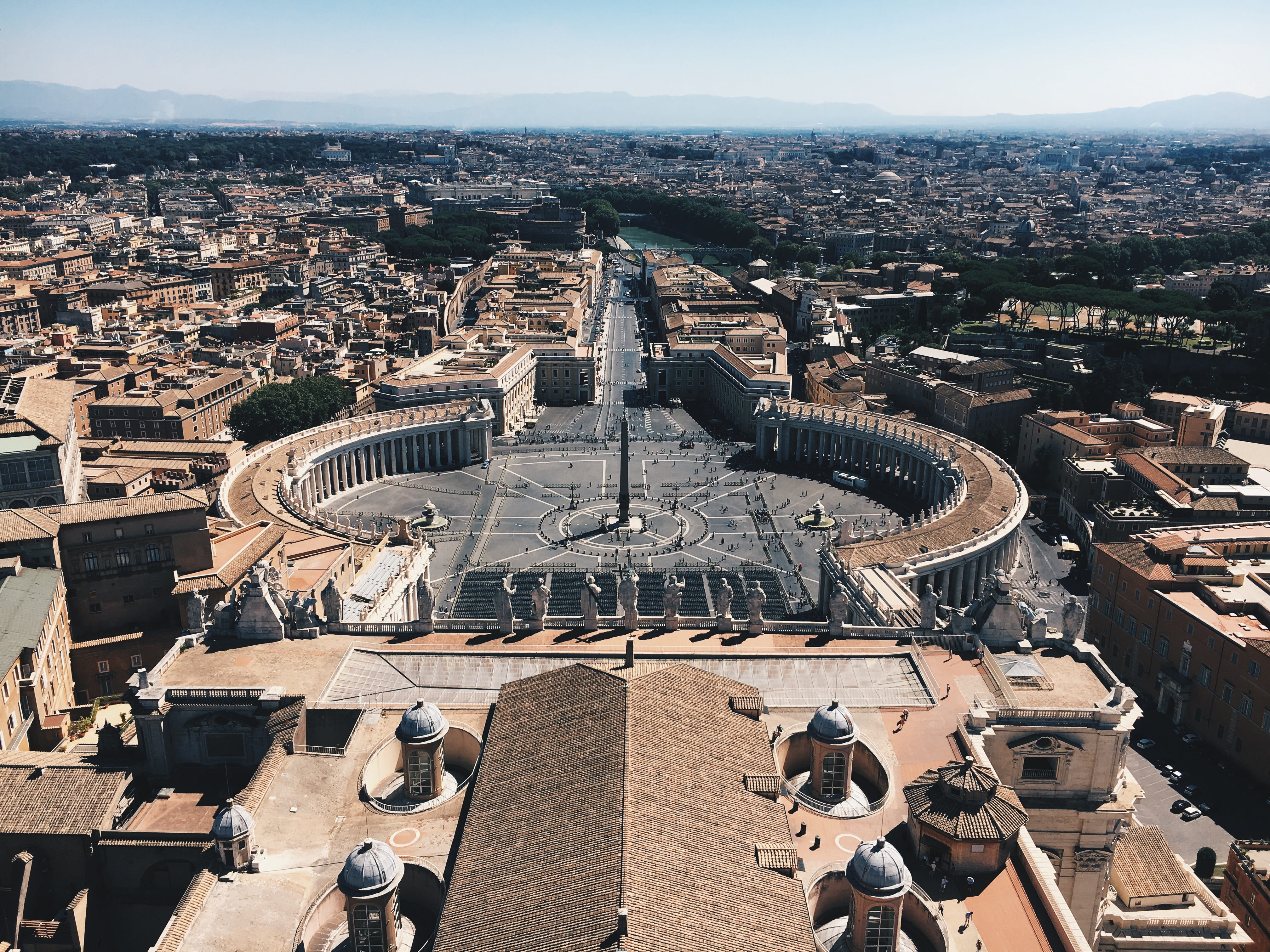 cityscape, person, travel, column, travel destinations, religion, christian, square, 4K, day, aerial, crowd, building exterior, christianity, city life, HD Wallpaper