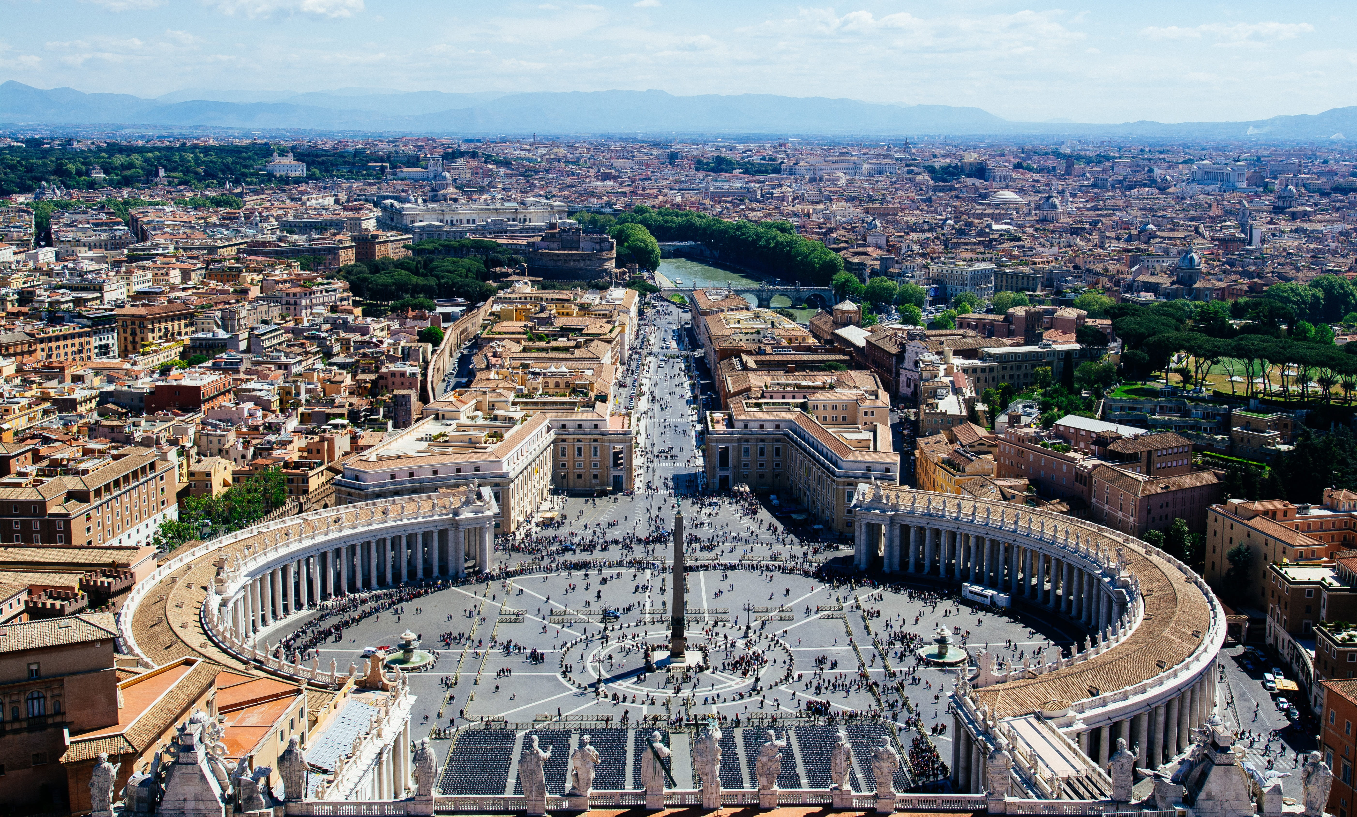 building exterior, crowd, crowded, history, ancient civilization, pilgrimage, overlooking, peters square, st, architecture, cityscape, the past, arch, peters church, HD Wallpaper