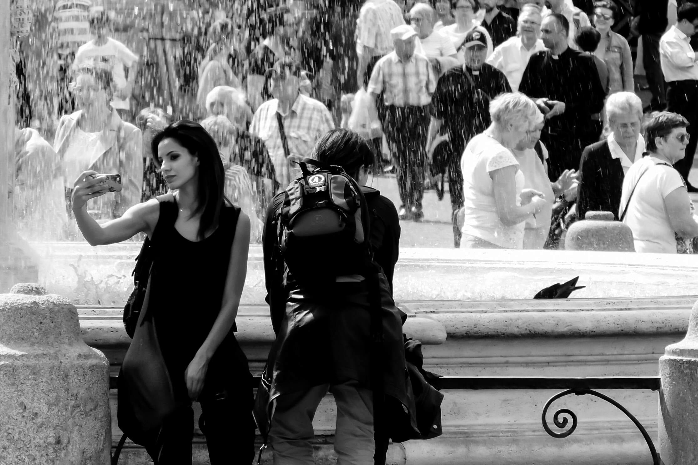 spray, outdoors, casual clothing, memory, lazio, fontana, city, indifference, street photography, crowd, 1080P, black and white, water, women, togetherness, HD Wallpaper