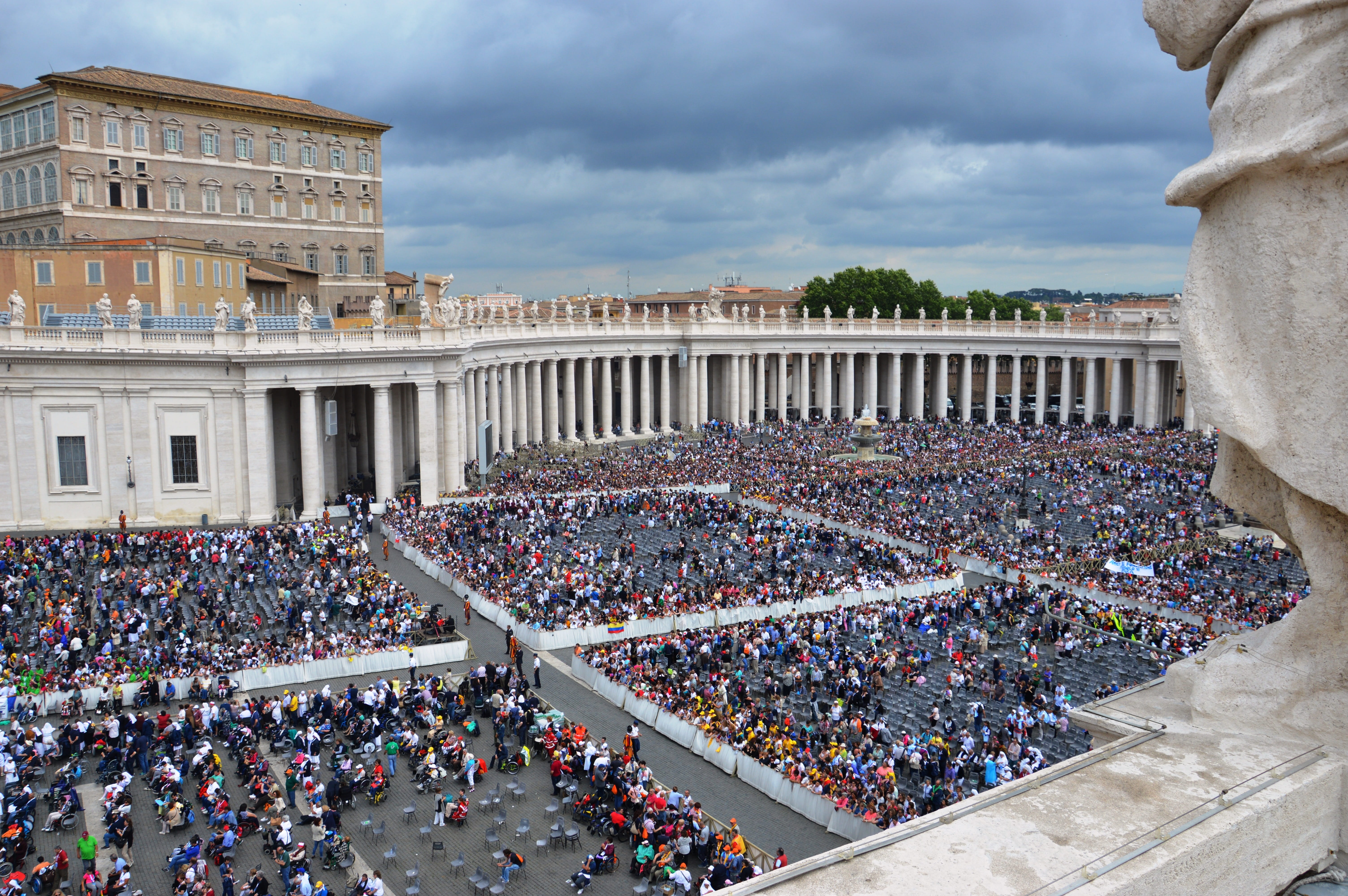 group of people, pope, europe, large group of people, architecture And Buildings, faithful, Roma, sky, rome - Italy, roma capitale, travel, italy, catholics, HD Wallpaper