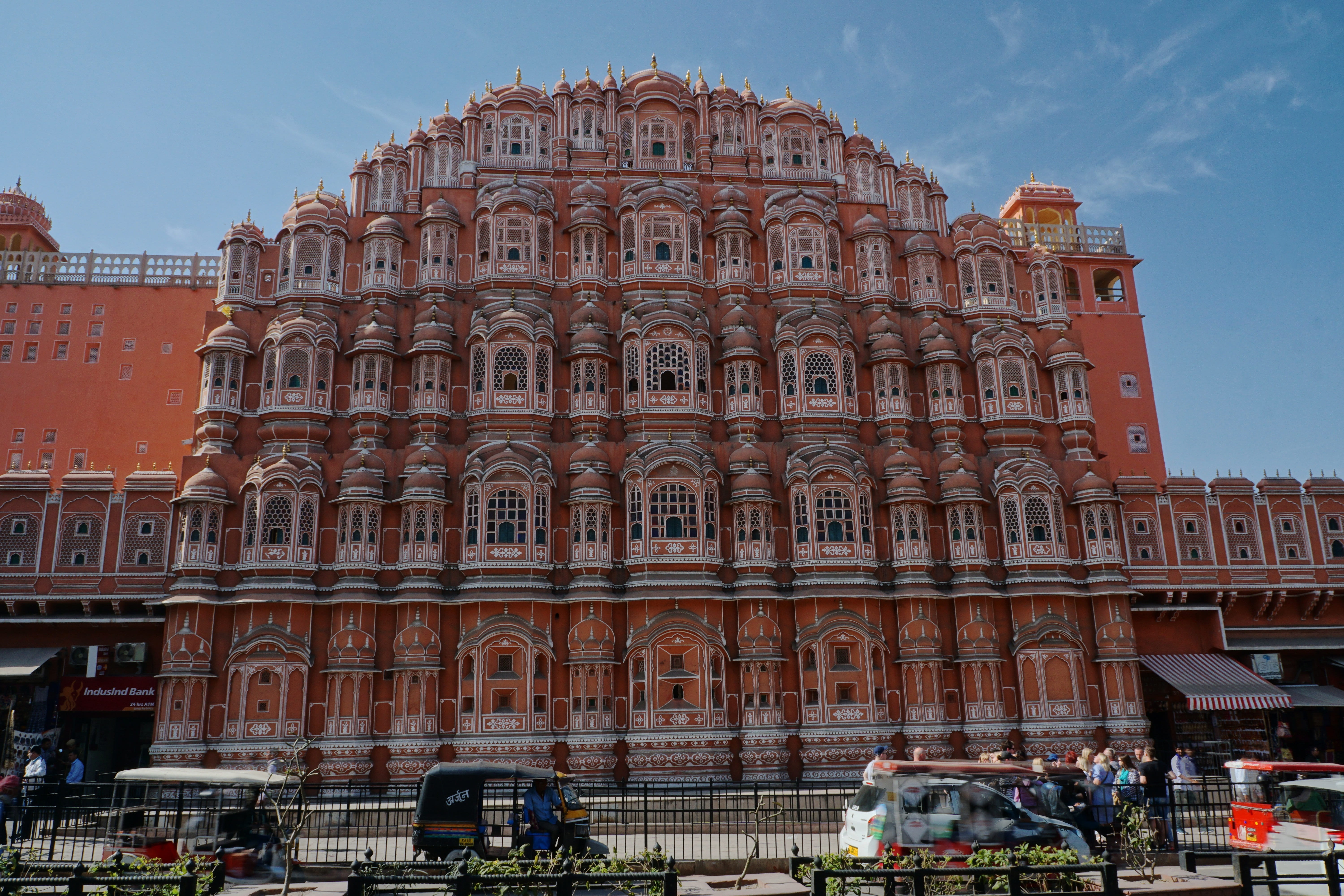 outdoors, building exterior, day, landmark, tourism, architecture, large group of people, built structure, facade, travel, group of people, arch, 5K, old, HD Wallpaper