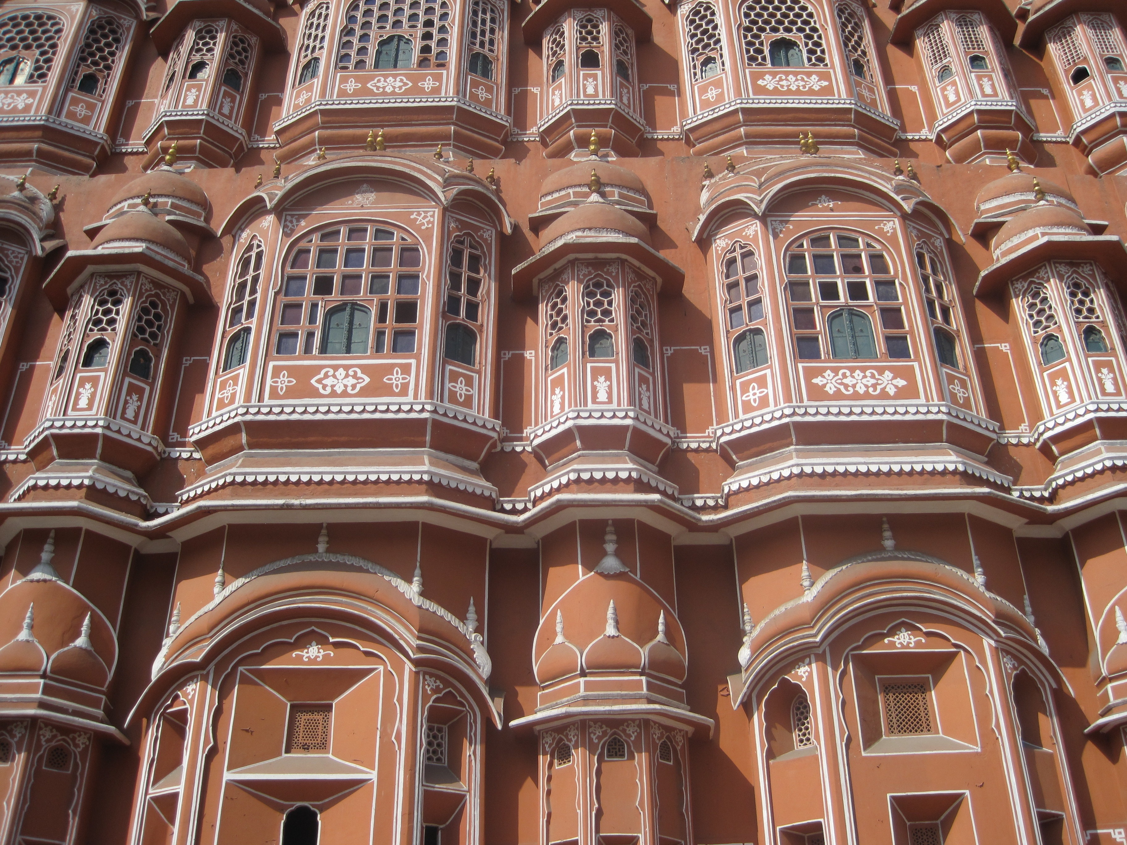 sandstone, 2K, architecture, tourism, arch, pink, rajput, travel, hawa, art and craft, repetition, rajasthan, backgrounds, hawa mahal, the past, full frame, HD Wallpaper