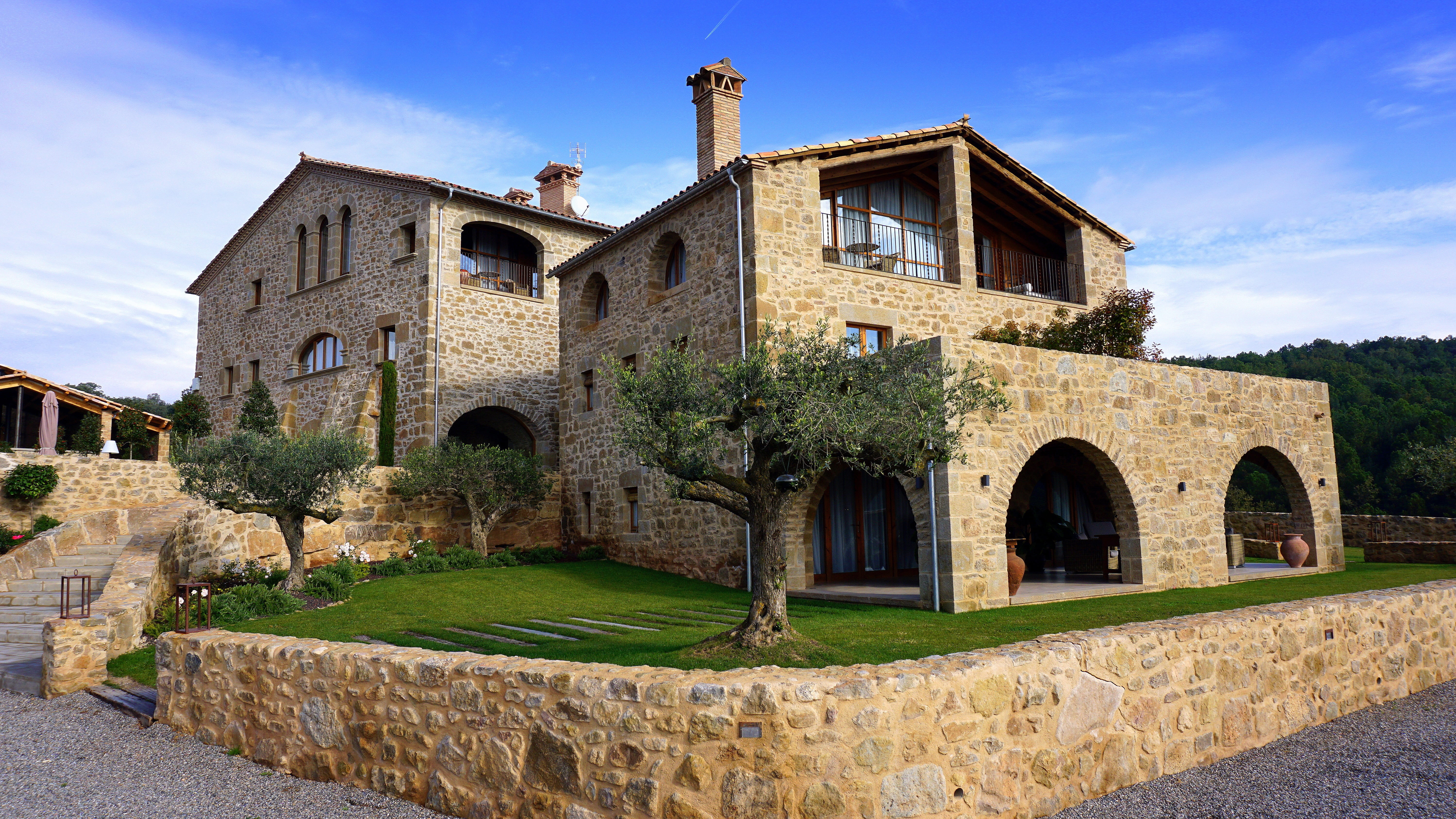 luxury, building, built structure, sky, historic, arch, plant, wall, gray, house, building exterior, old house, castle, facade, the past, nature, 5K, near, HD Wallpaper