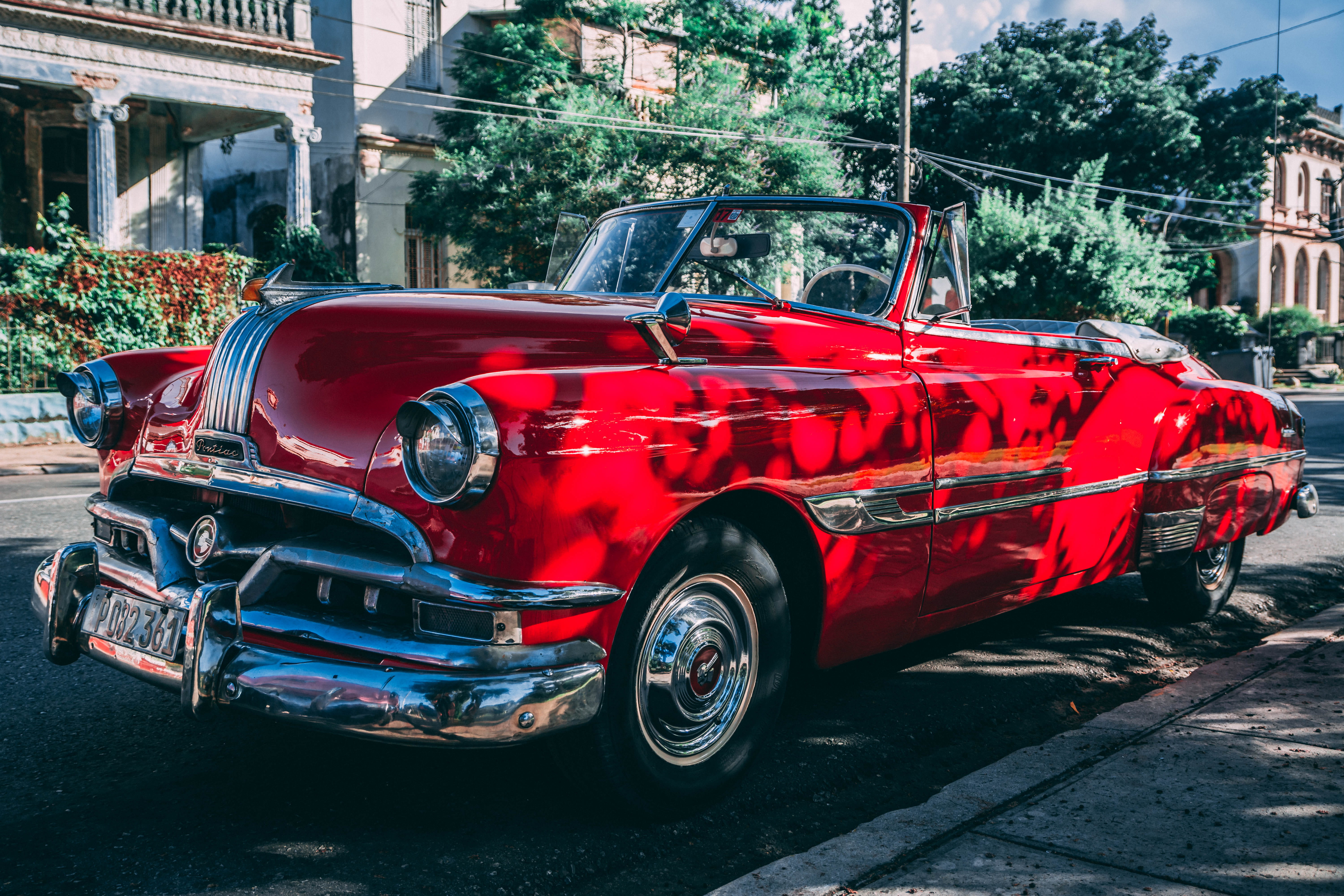coupe, land vehicle, havana, convertible, beside, tree, red car, built structure, classic, motor vehicle, drive, city, stationary, road, vintage car, car, HD Wallpaper