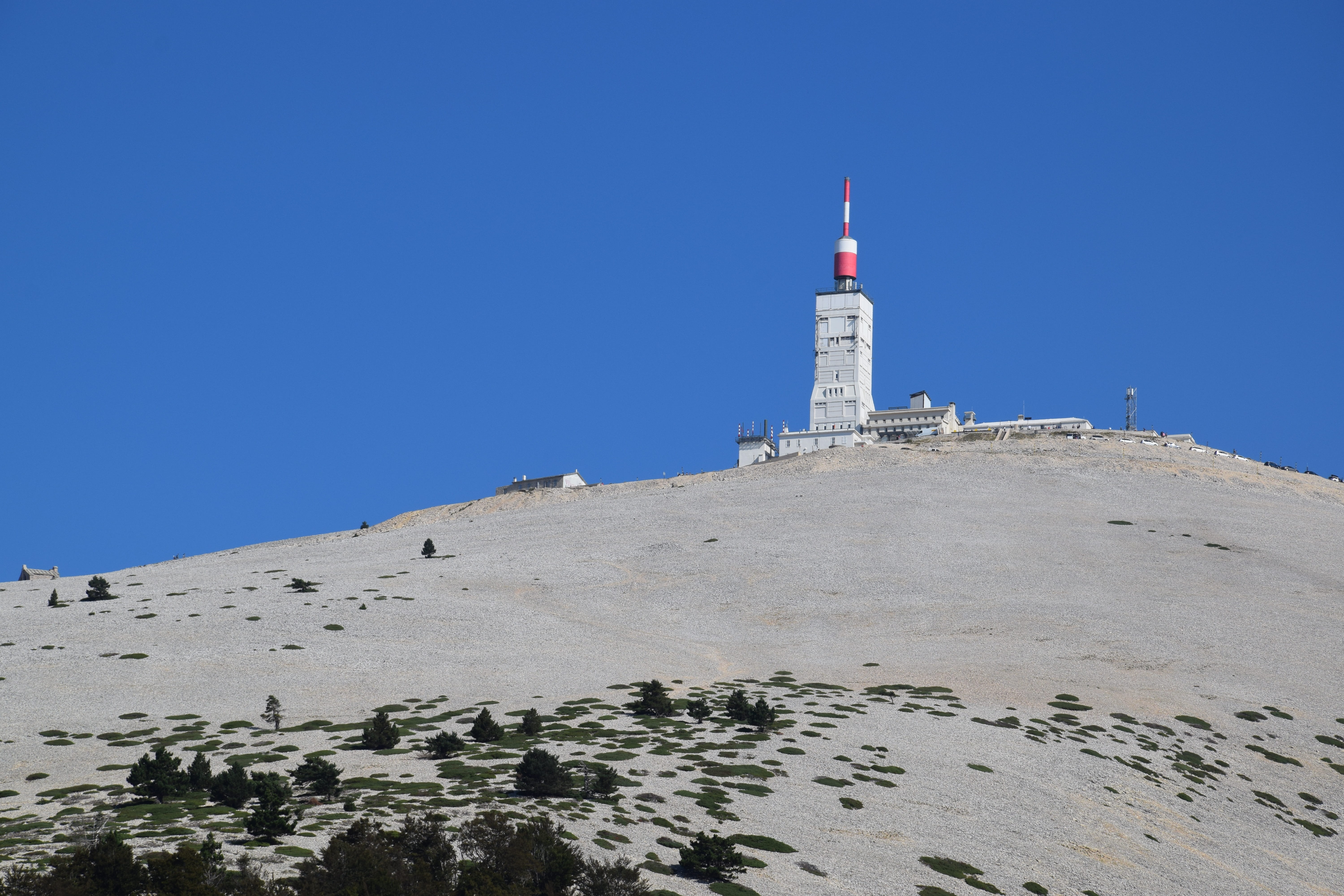 travel destinations, bike, sky, security, beach, blue, vine, cycling, 5K, desert, outdoors, no people, day, vaucluse, chamois, sand, travel, hot, tower, HD Wallpaper