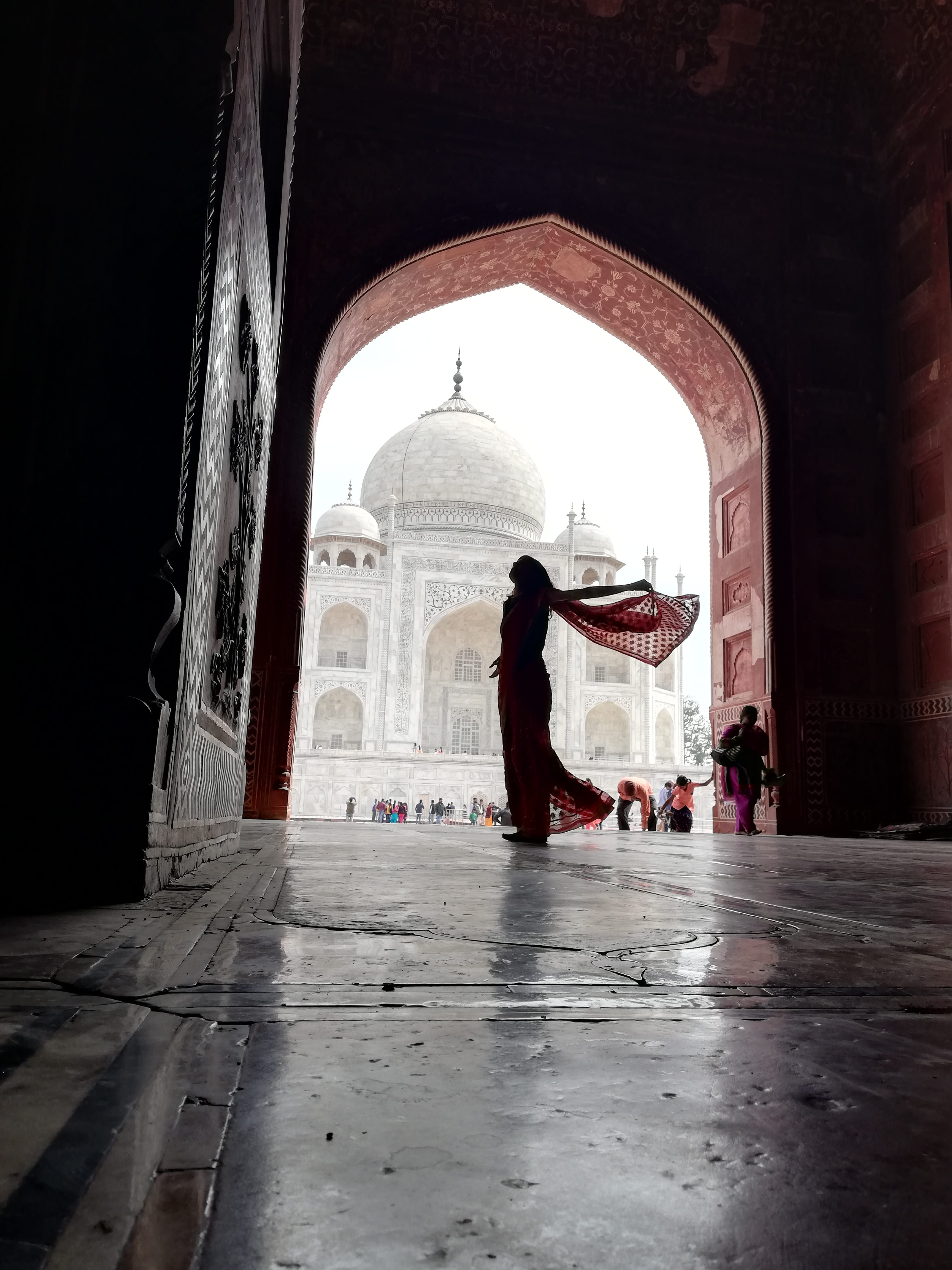 person, architecture, girl, india, arch, history, wind, incidental people, place of worship, built structure, day, spirituality, the past, 4K, human, courtyard, Phone HD Wallpaper