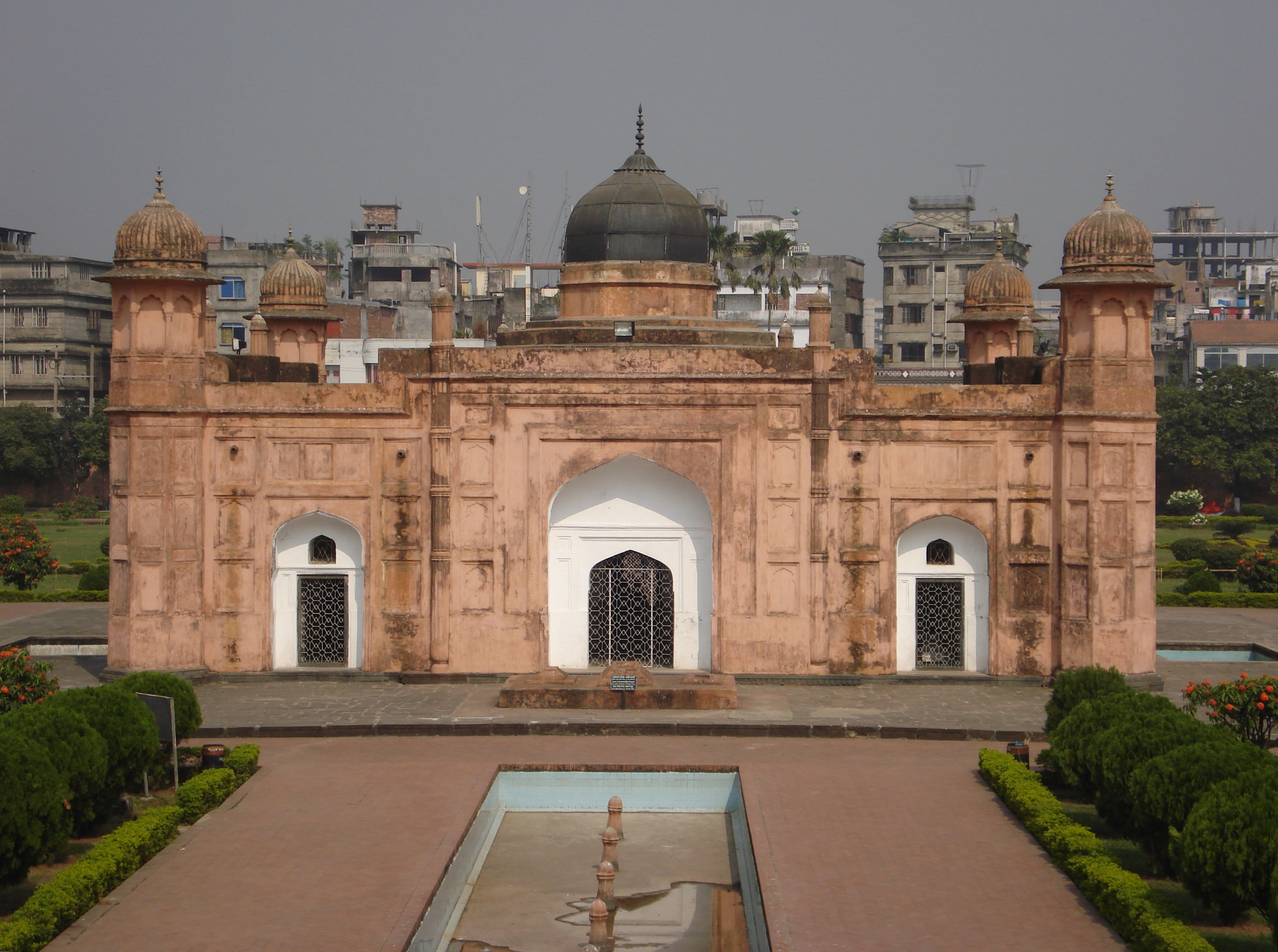 courtyard, dome, plant, history, the past, arch, dhaka, day, building, outdoors, religion, tourism, lalbagh fort, no people, facade, clear sky, architecture, HD Wallpaper