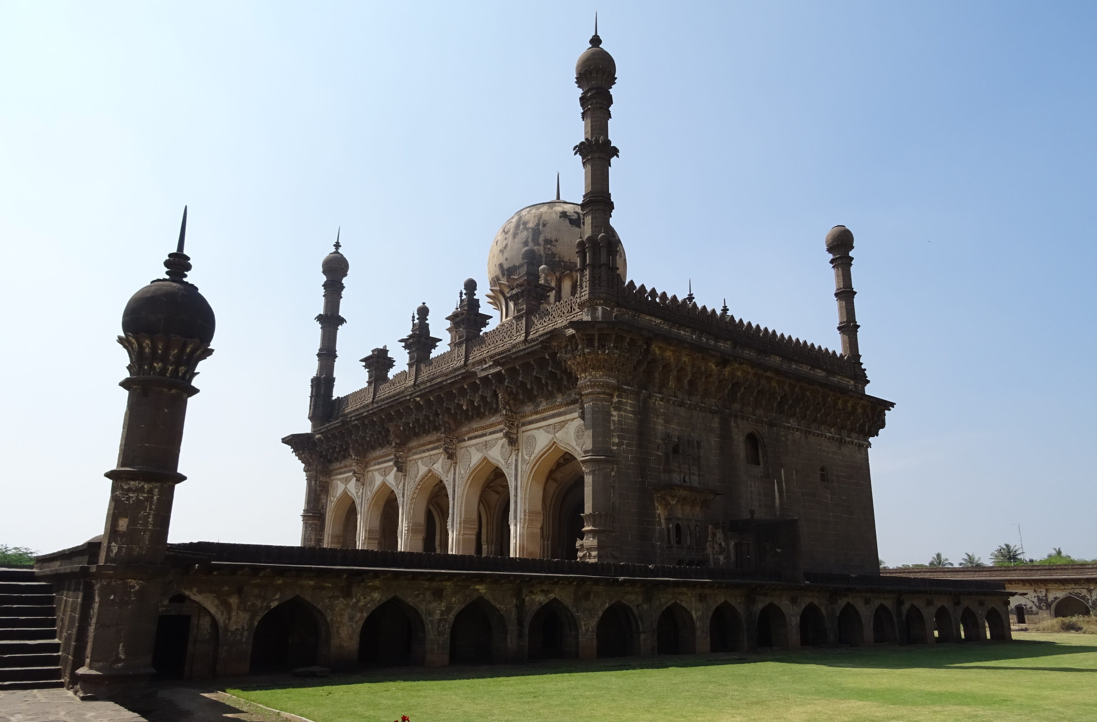 ibrahim rauza, sky, ibrahim roza, bijapur, nature, city, 2K, architecture, ancient civilization, arch, built structure, monument, islam, building exterior, HD Wallpaper