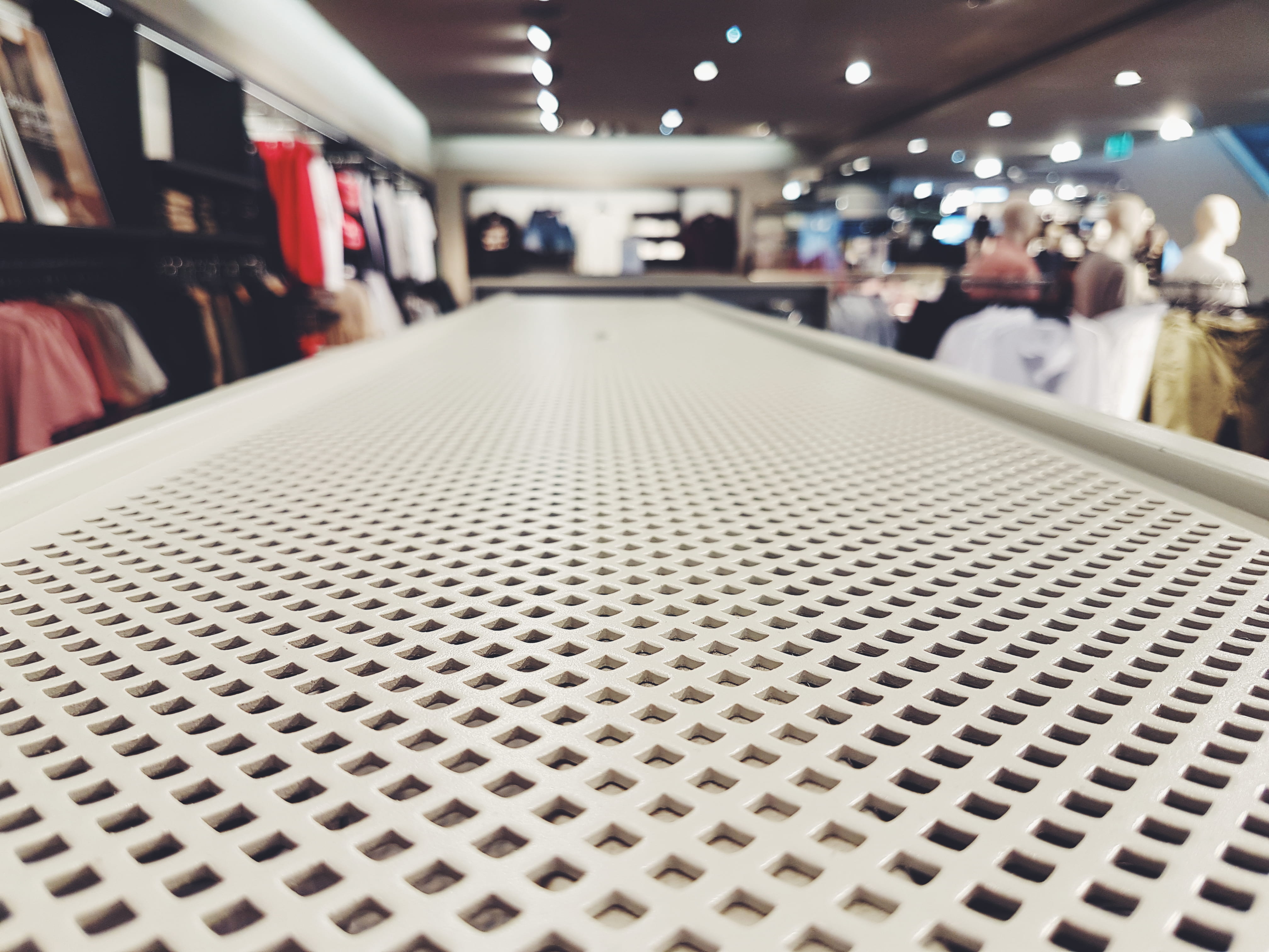 close-up, incidental people, consumerism, clothing, room, lights, architecture, selective focus, shopping, industry, 4K, focus on foreground, people, pattern, HD Wallpaper