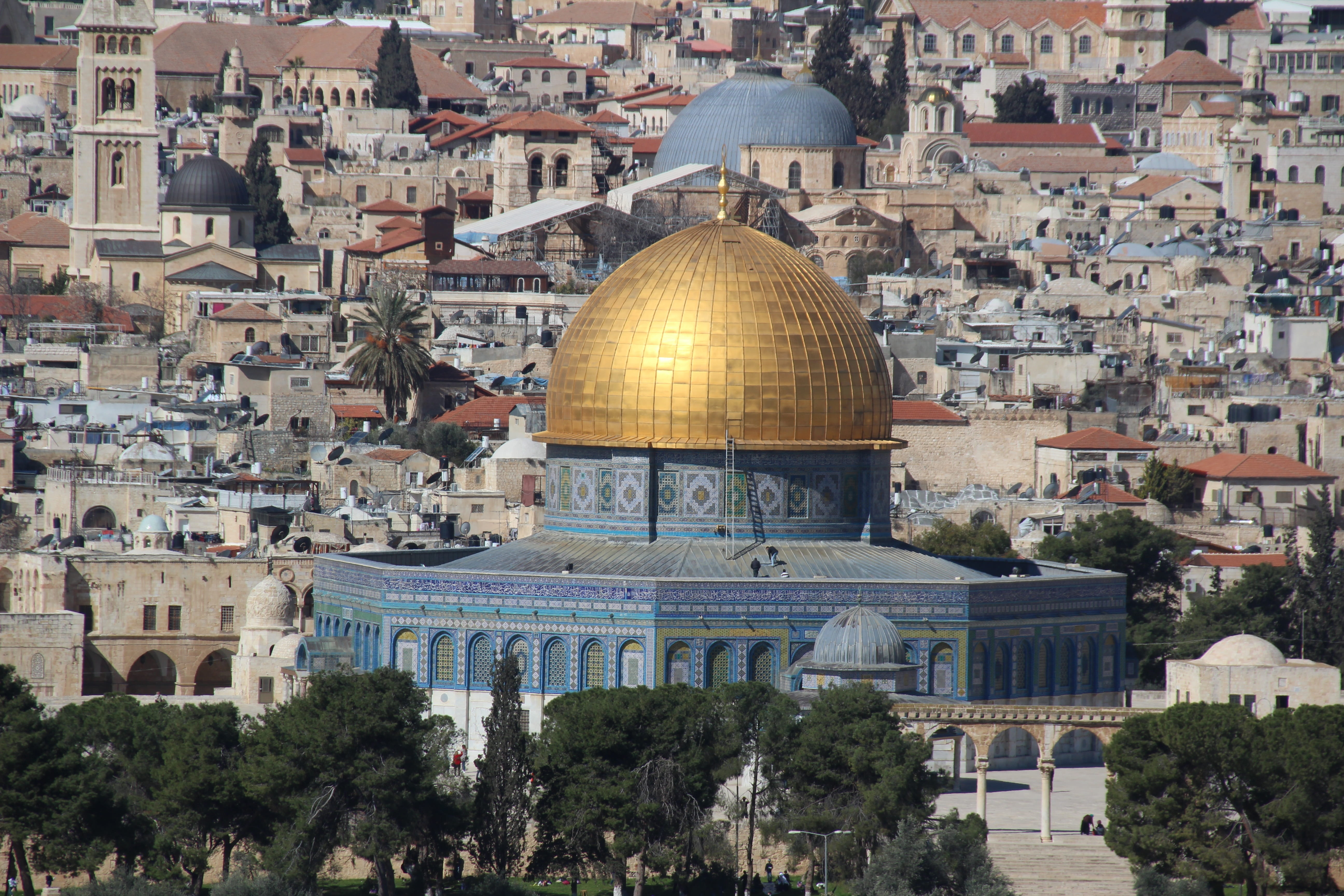 jerusalem, holy land, 5K, residential district, place of worship, israel, built structure, day, religion, building exterior, architecture, city, crowd, HD Wallpaper