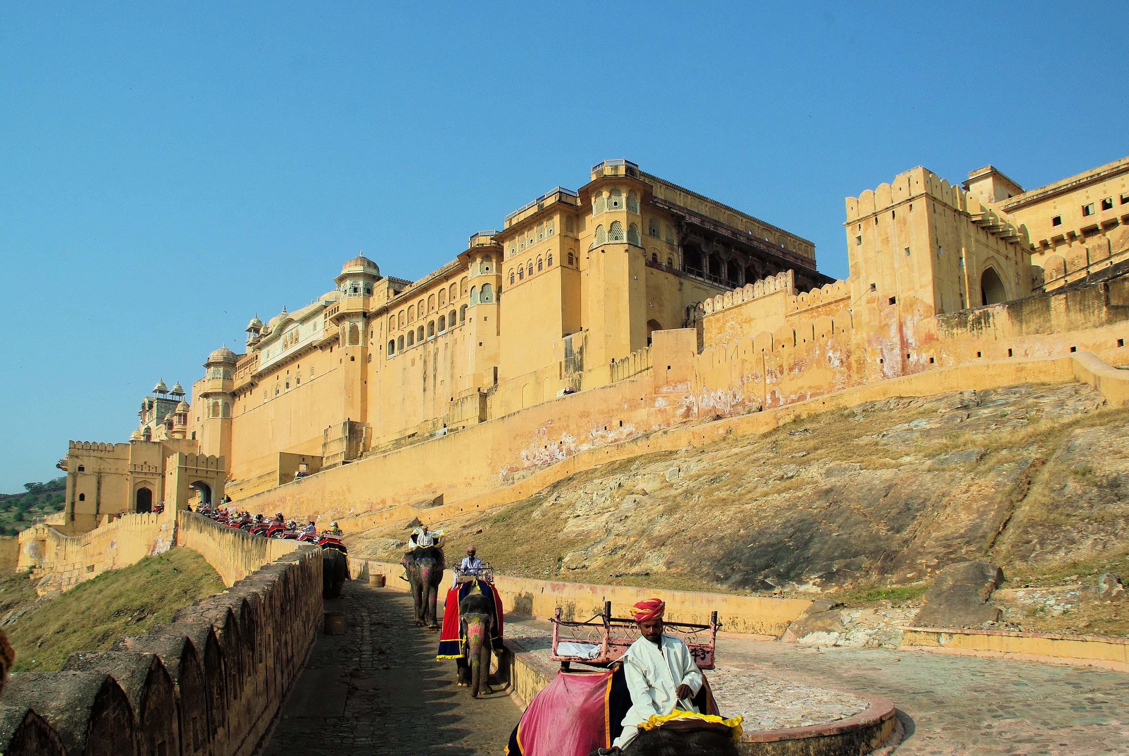 2K, building, Fort, outdoors, travel, people, city, India, adult, group of people, the past, building exterior, elephants, built structure, sky, day, vehicle, HD Wallpaper