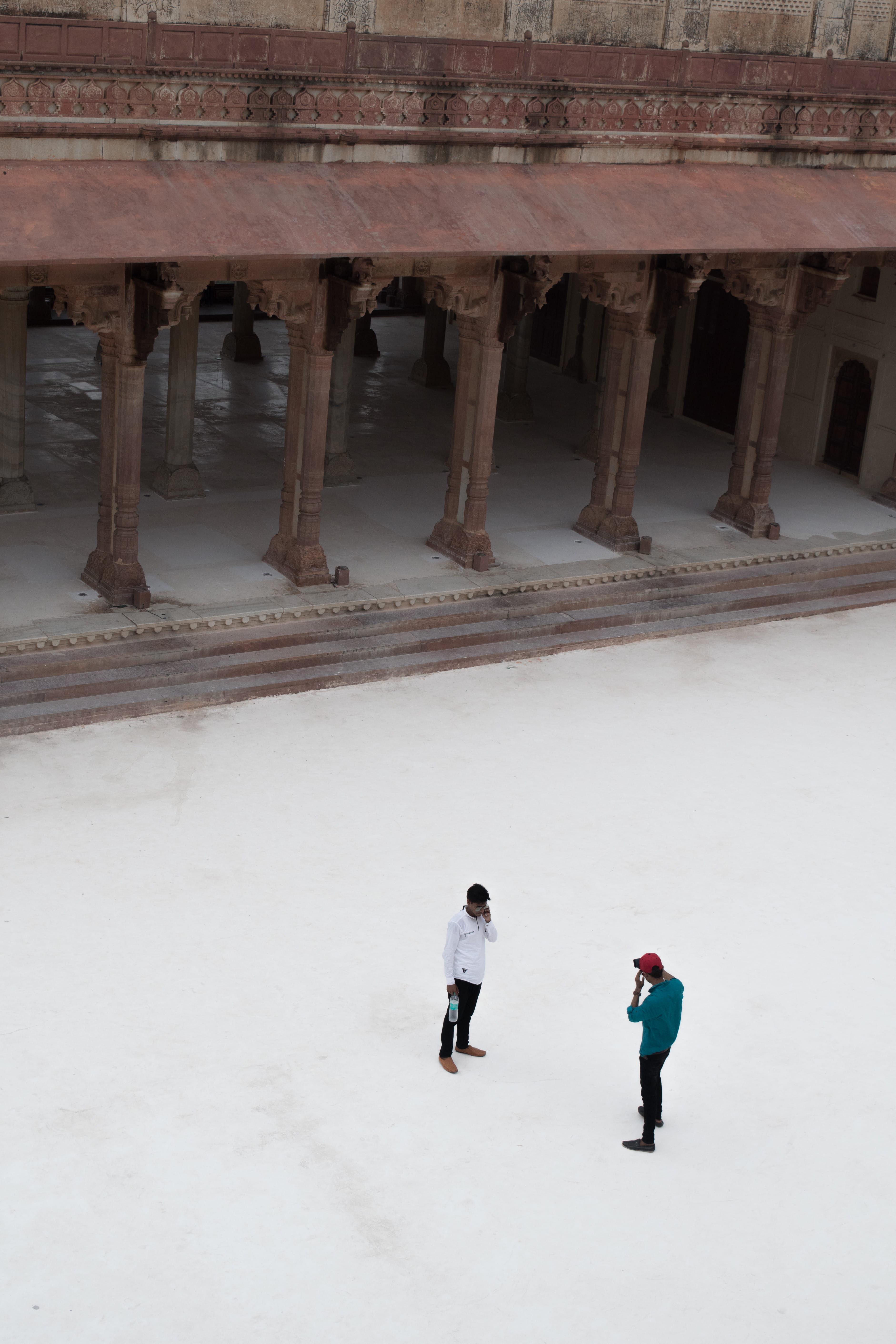 5K, jaipur, elcarito, people, tourism, palace, sightseeing, fashion, walking, leisure activity, rear view, lifestyles, amber palace, two people, adult, Phone HD Wallpaper