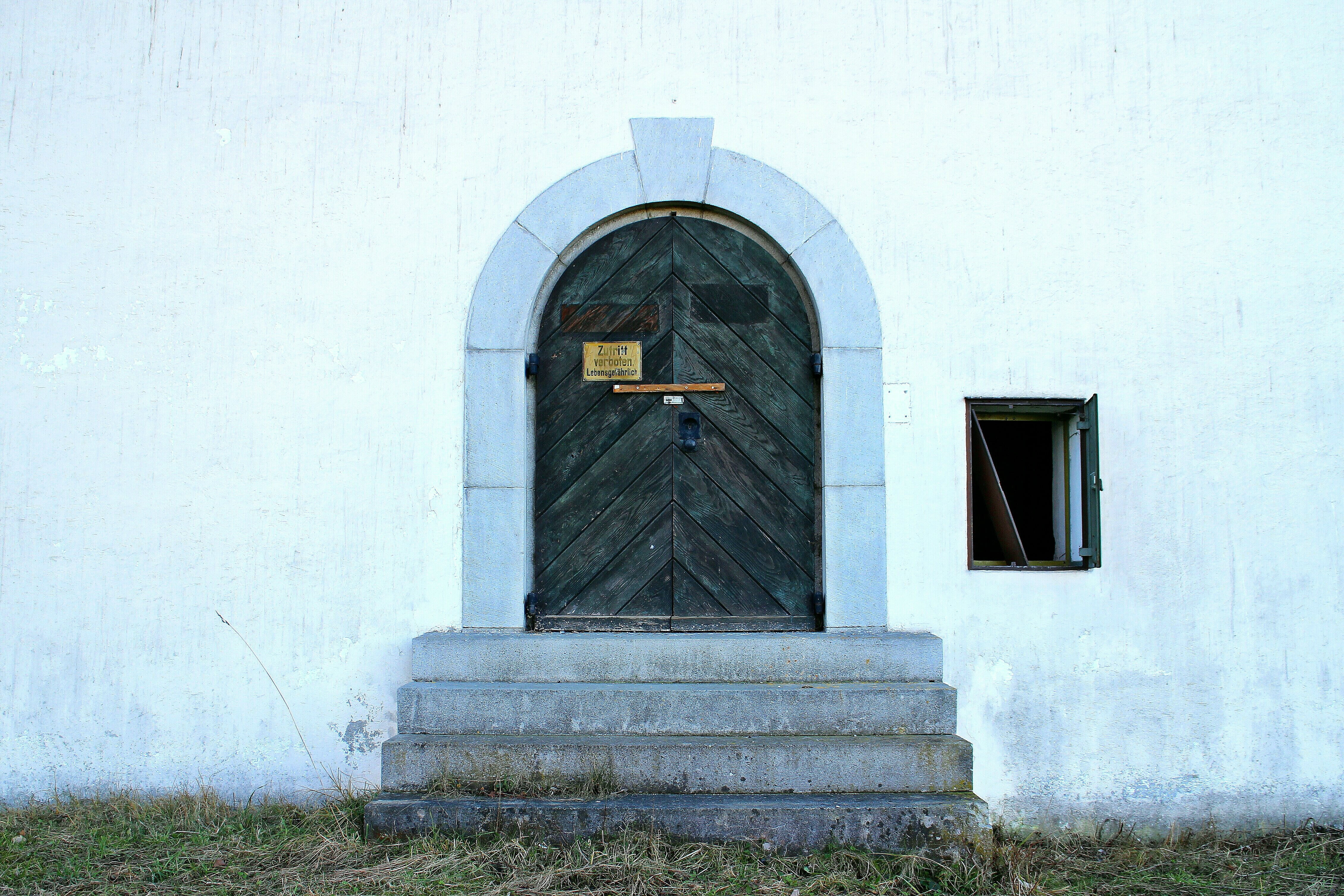 no people, closed, double door, gradually, building, door, entrance, place of worship, round arch, spirituality, building exterior, hinged door, leave, HD Wallpaper