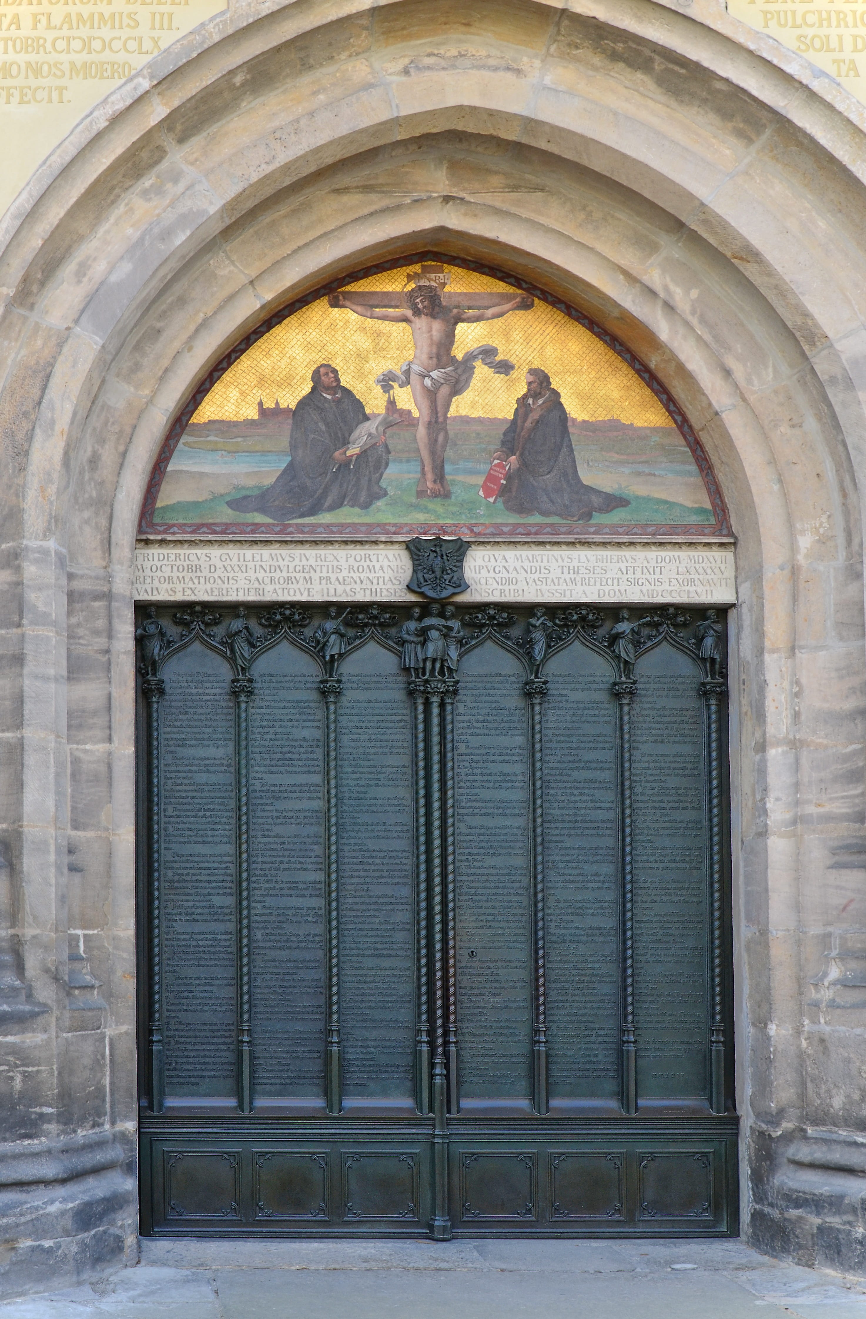 europe, daytime, day, Door, 4K, theses, church, black, art and craft, built structure, church door, male likeness, architecture, melanchthon, history, Phone HD Wallpaper