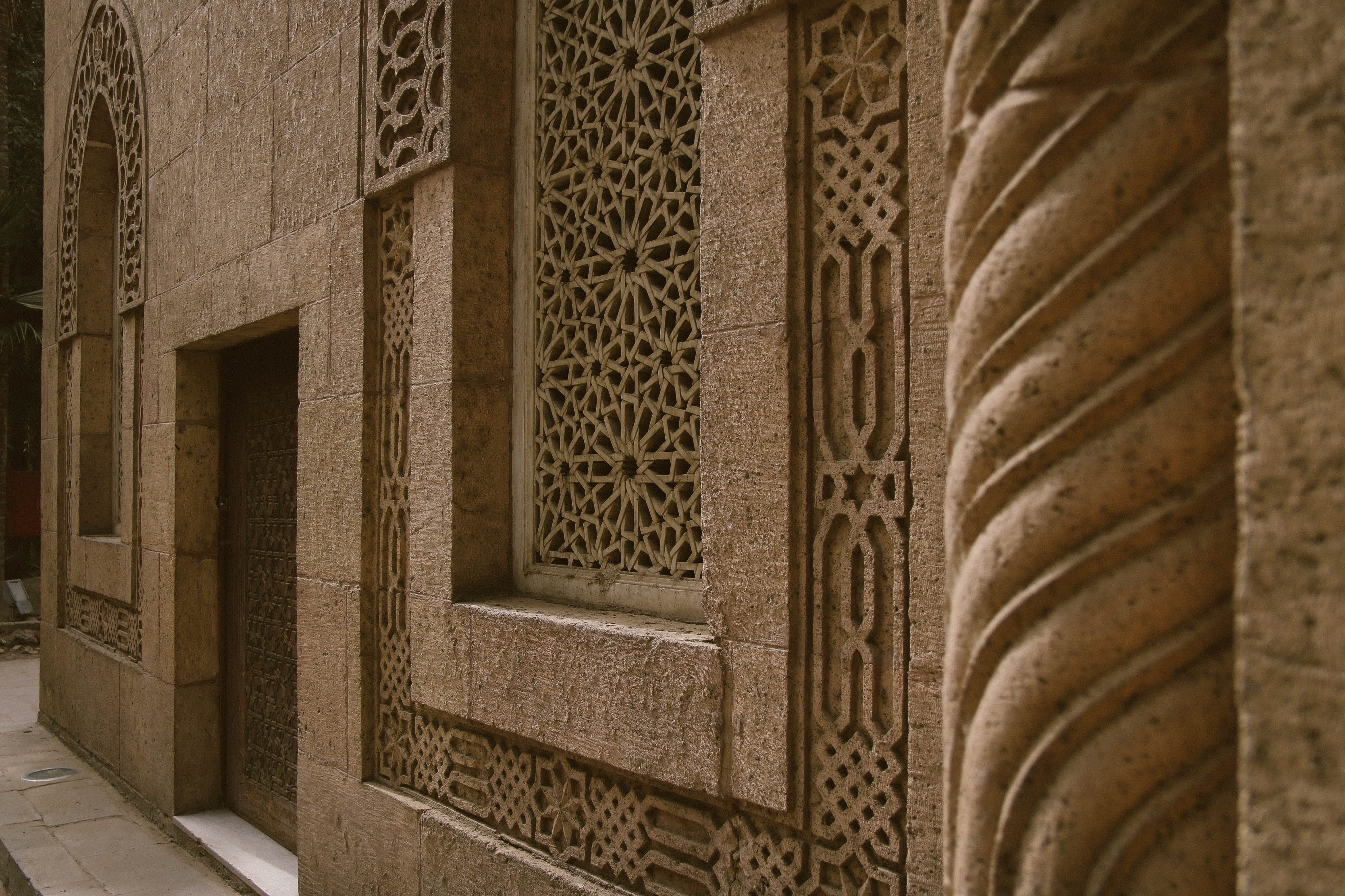 pattern, the past, wall, column, built structure, islamic, architecture, design, antique, arches, no people, gothic, 4K, arch, door, walls, motifs, religion, HD Wallpaper