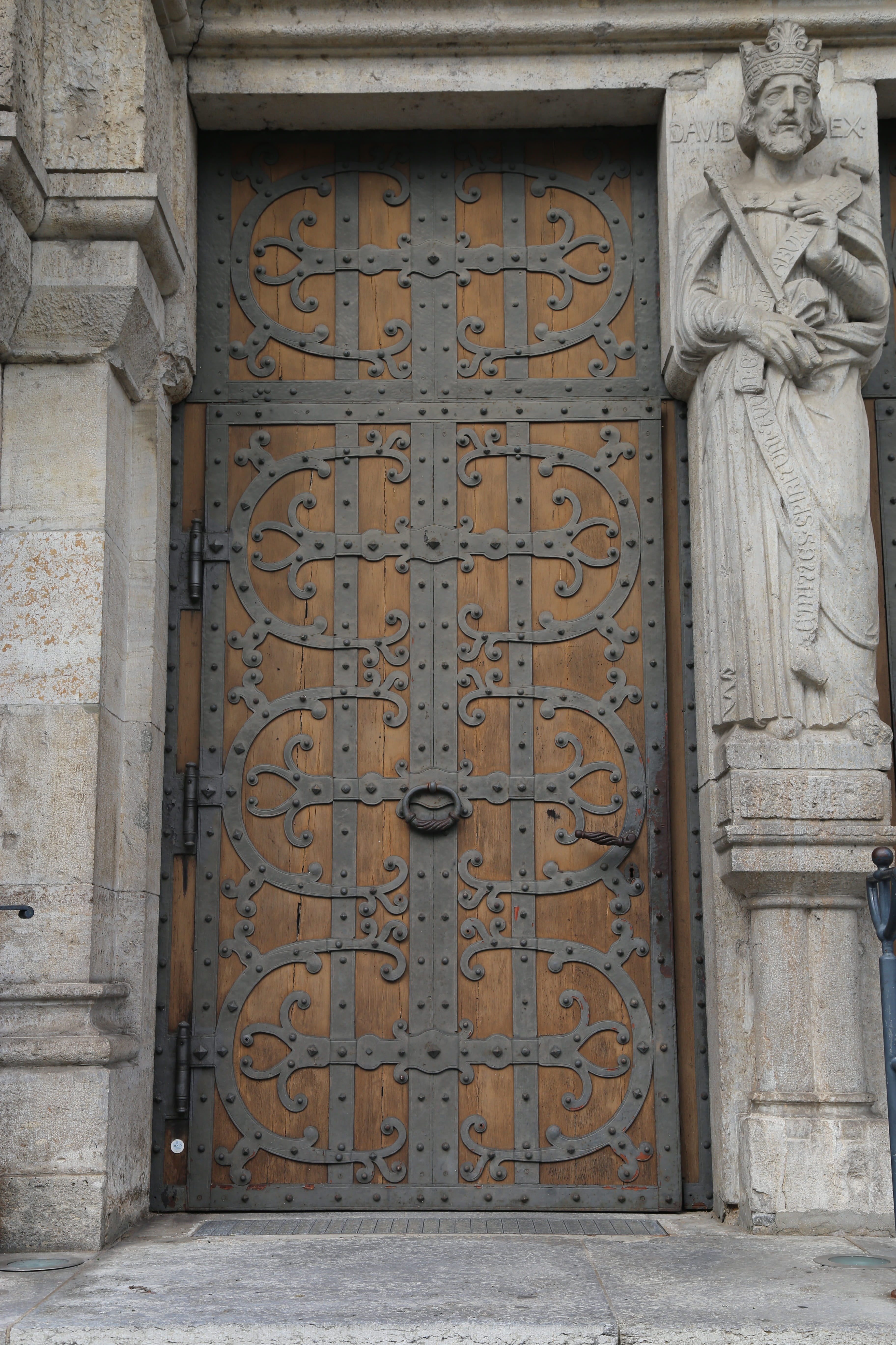 outdoors, art and craft, portal, carving - craft product, safety, building, door, input, 5K, day, ornament, closed, door hardware, fitting, protection, Phone HD Wallpaper