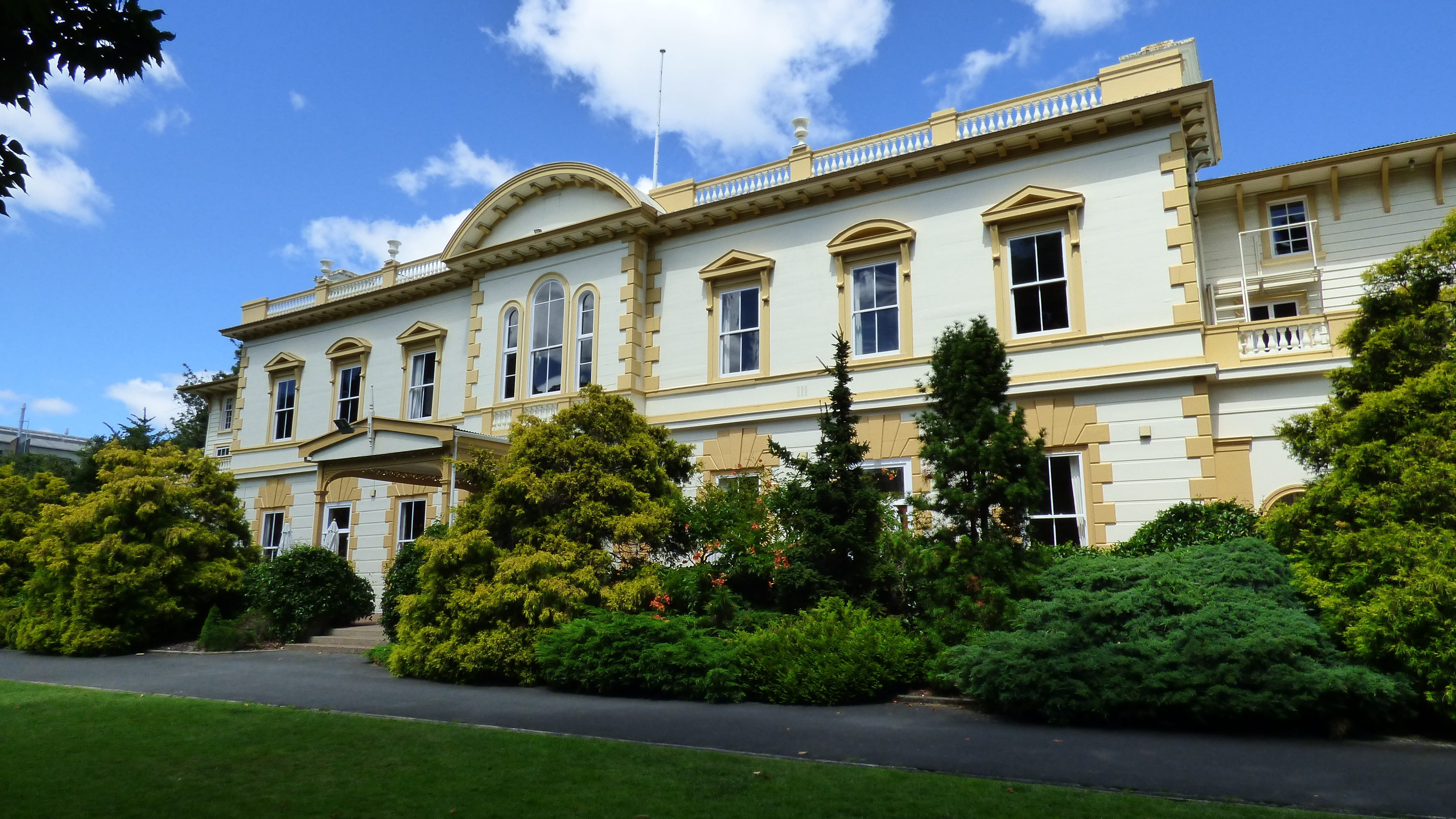 University, Auckland, history, upper class, old government house, government, sky, house, green Color, outdoors, summer, built Structure, building, tree, HD Wallpaper