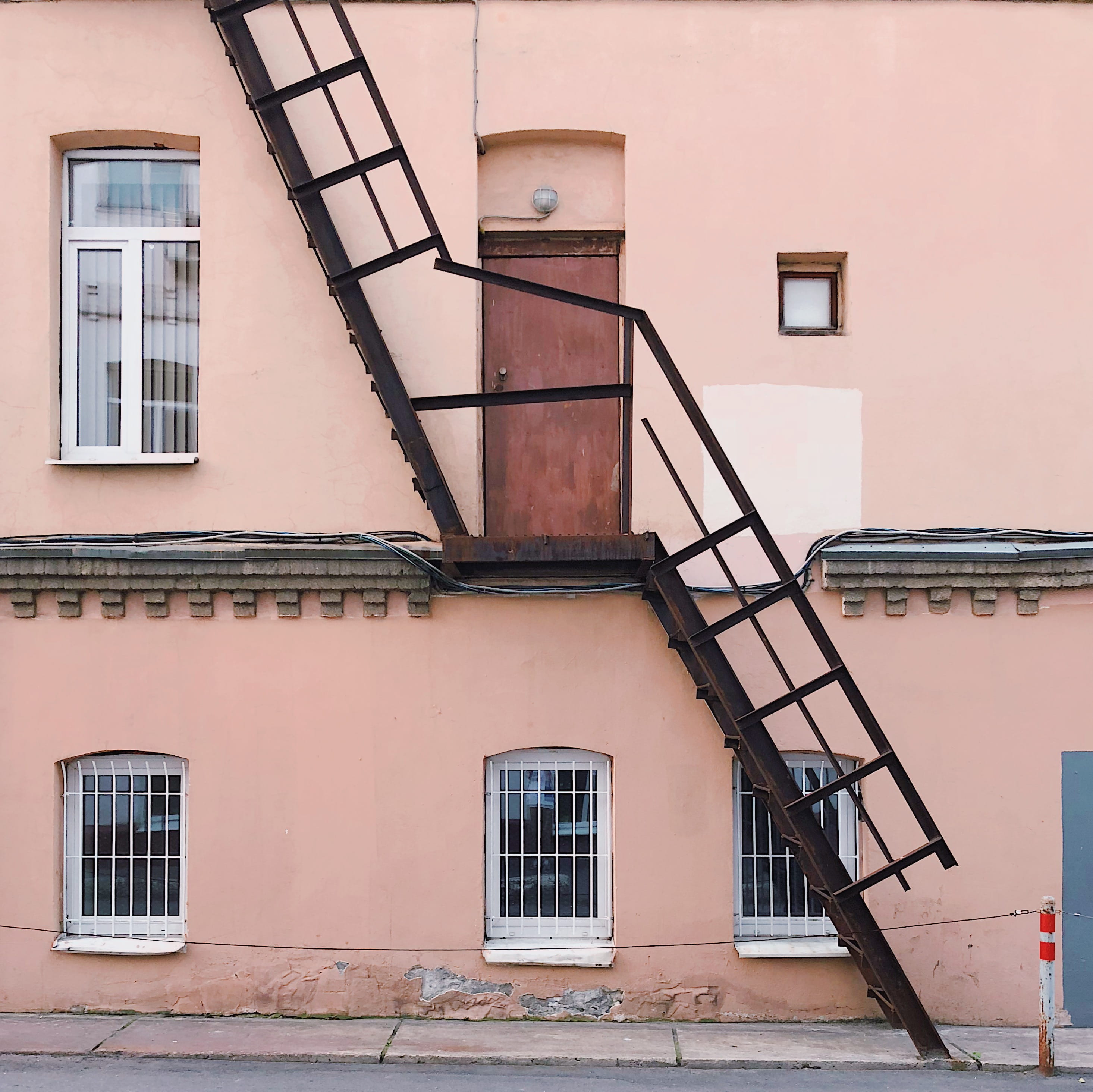 architecture, balcony, high rise, sidewalk, facade, steel, house, window, town, urban, exterior, staircase, ladder, building, beige, outdoors, wall - building feature, HD Wallpaper