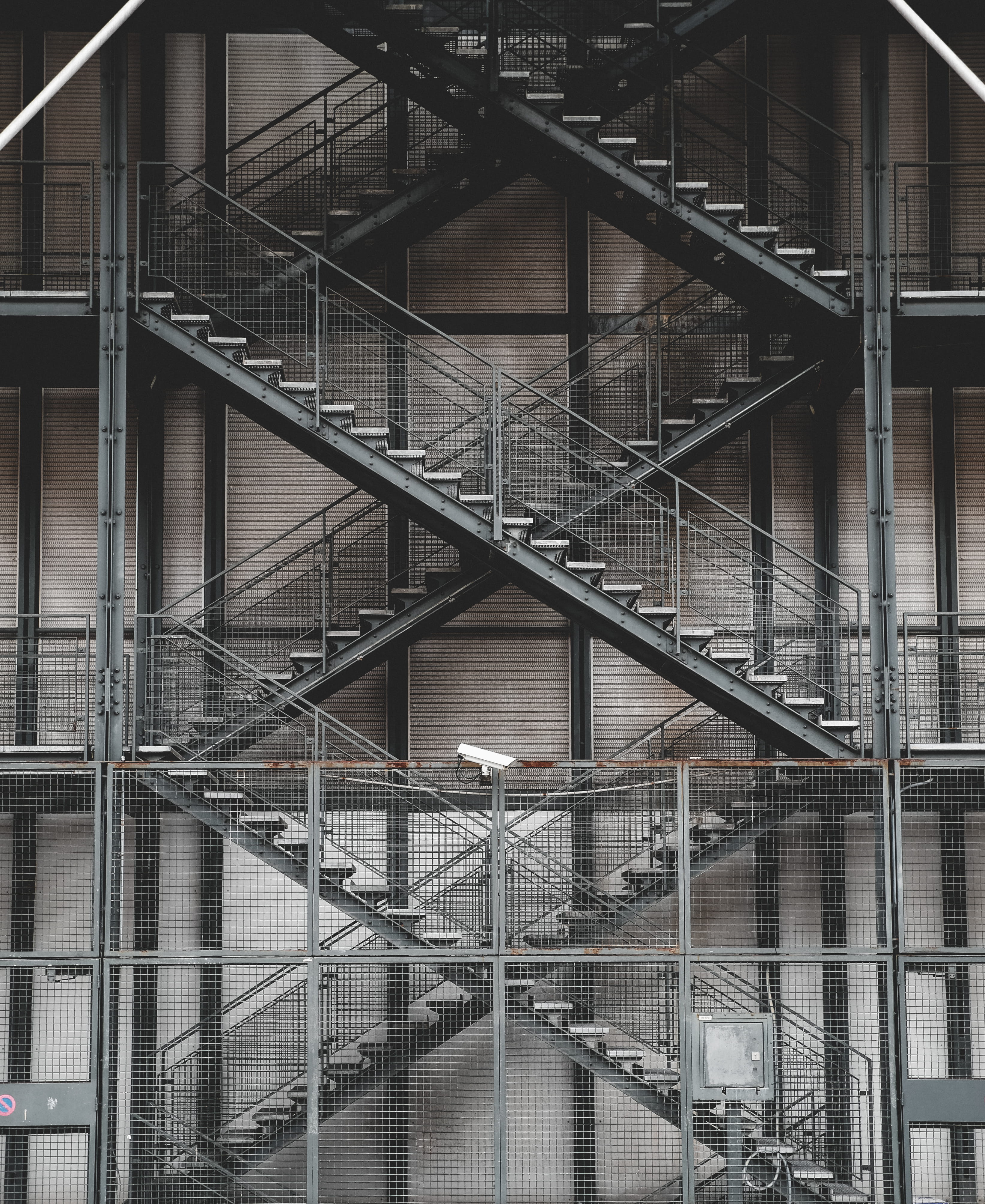 fire escape, building, connection, 4K, building exterior, staircase, accidents and disasters, architecture, no people, built structure, railing, view, Phone HD Wallpaper