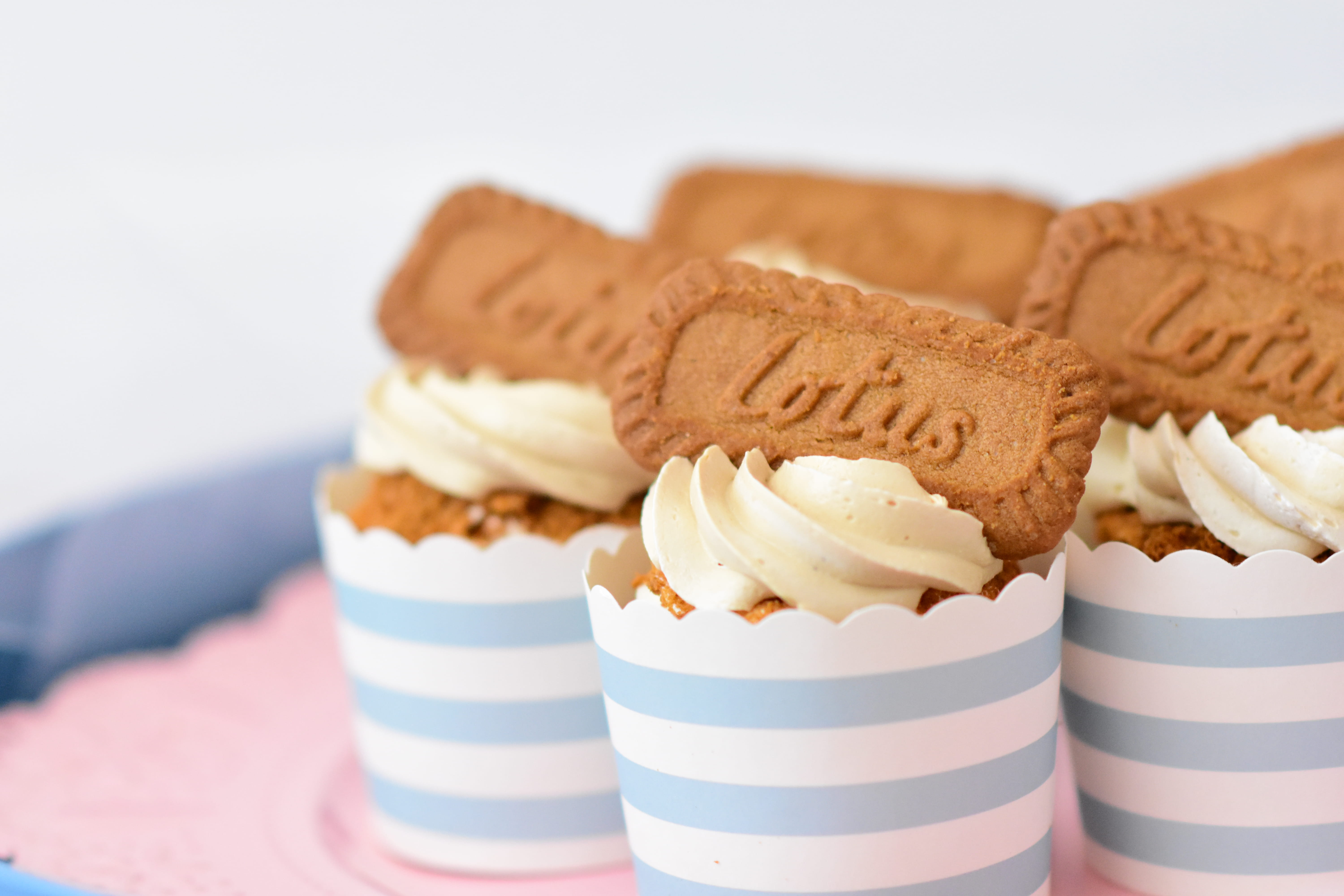 topped, studio shot, 5K, dessert, cake, vanilla ice cream, cracker, muffin, unhealthy eating, confectionery, baked, striped, dairy product, ice cream, HD Wallpaper