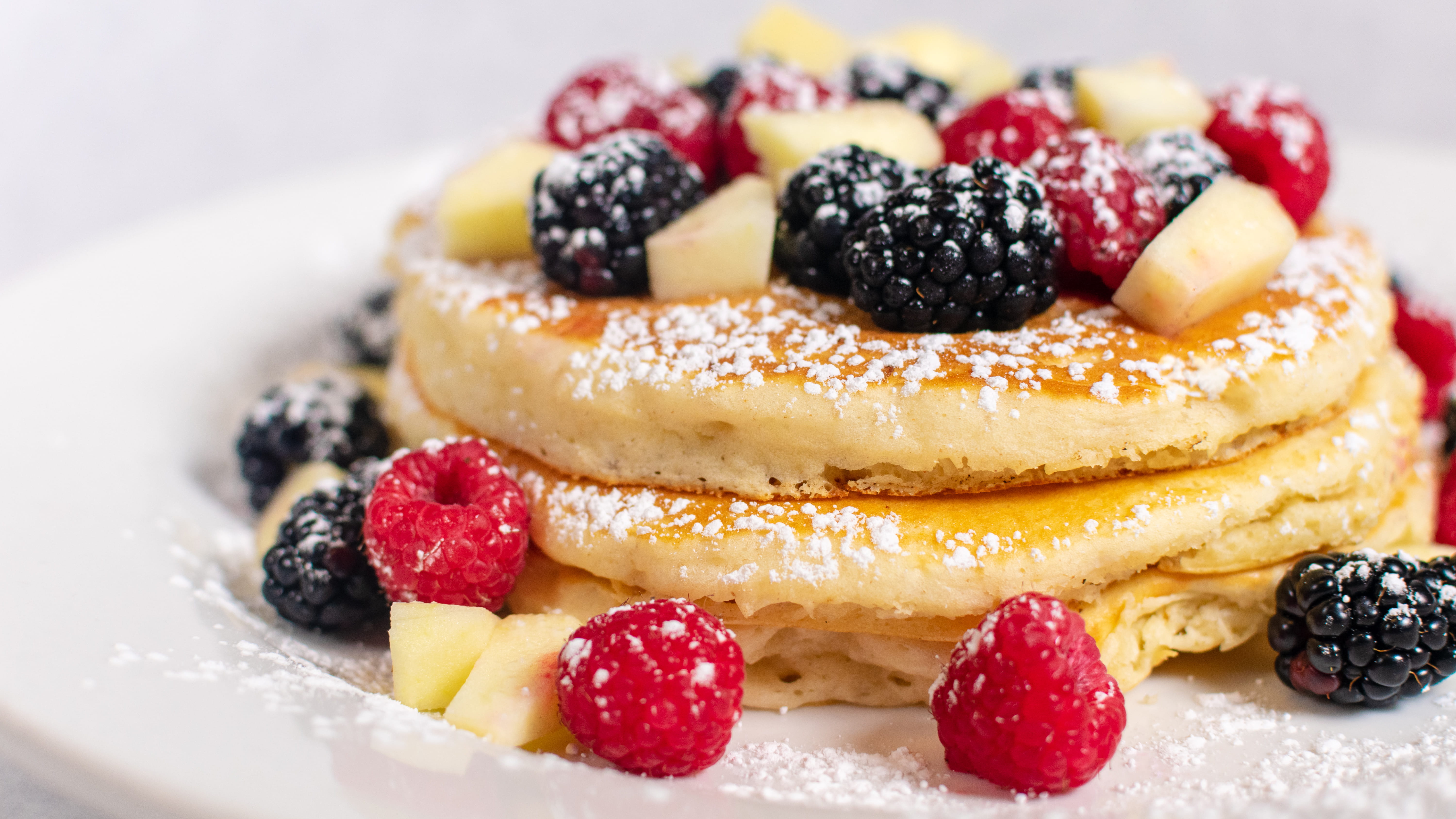 healthy eating, cream, breakfast, sweet, cake, food and drink, blueberry, 5K, bread, baked, raspberry, sweets, birthday cake, blackberry - fruit, baked pastry item, HD Wallpaper