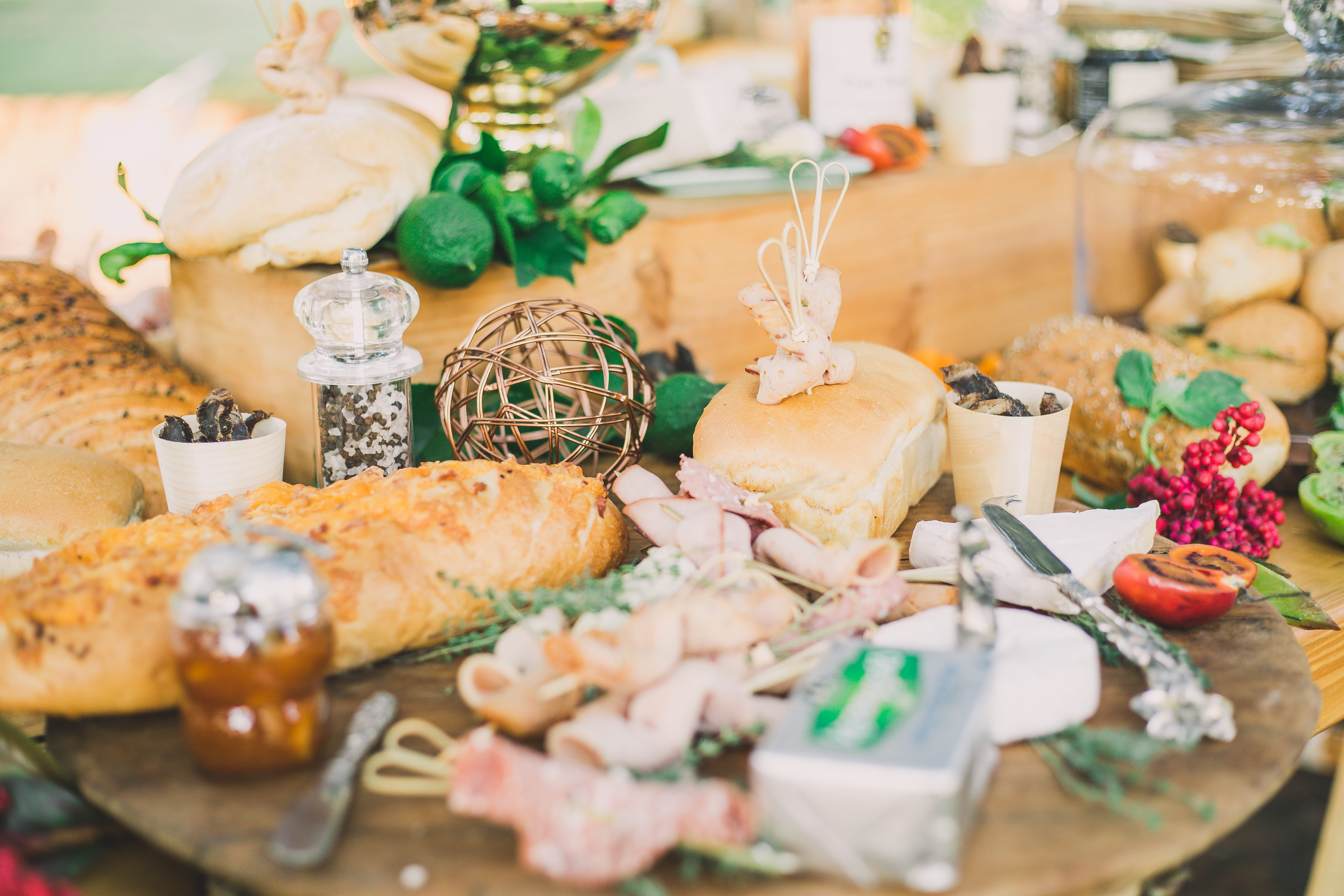 wedding ideas, creme, icing, no people, bread, cheese and bread, selective focus, plant, wedding, meal, baked, furniture, bun, table, dessert, food, indulgence, HD Wallpaper