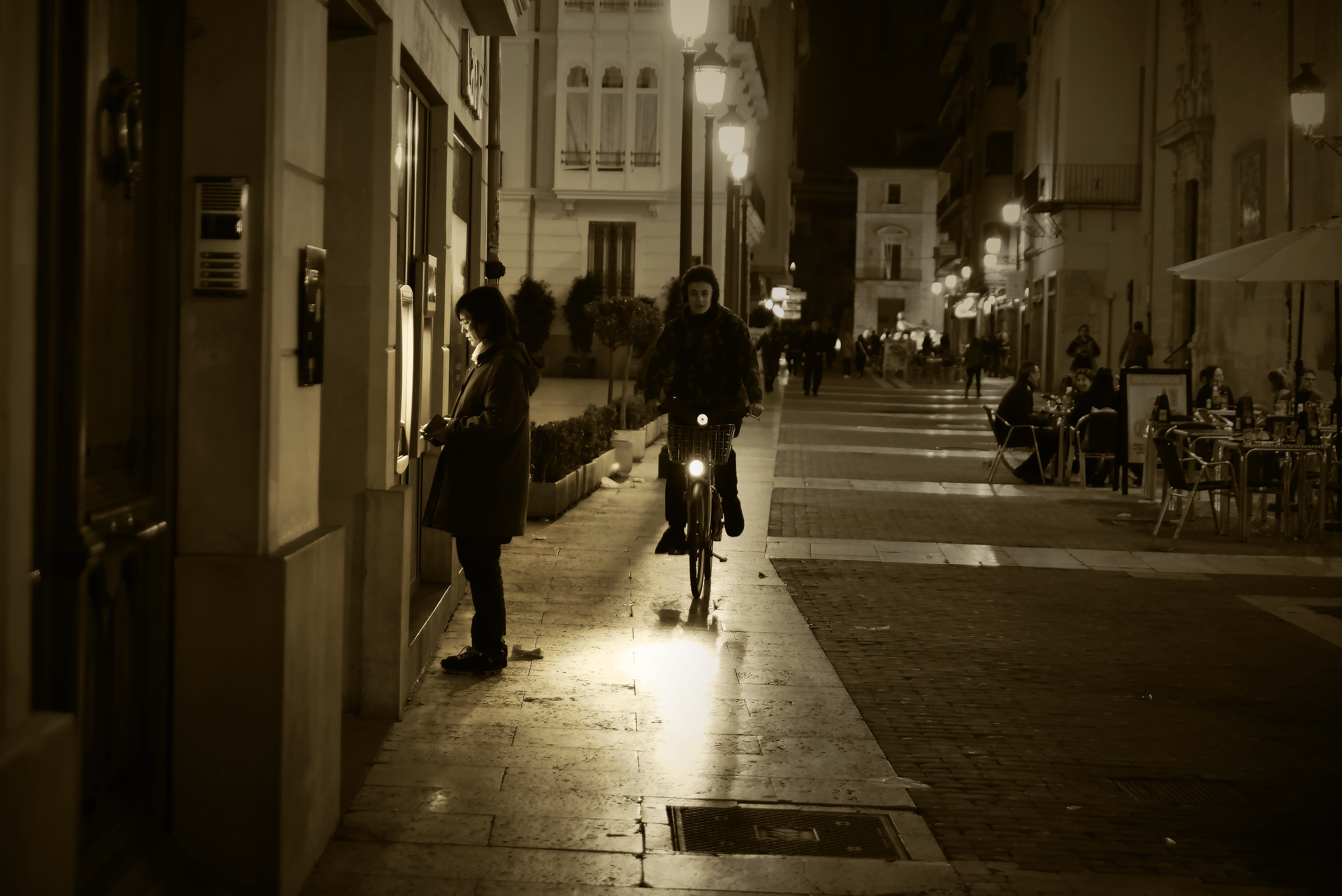 rear view, walking, built structure, female, sepia, the way forward, atm, group of people, adult, street, city, group together, architecture, lifestyles, HD Wallpaper
